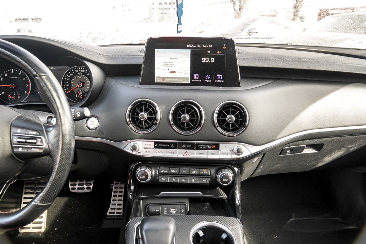 /ontarioqualitymotorsetobicoke/2019-Kia-Stinger-043386475609785036.jpg