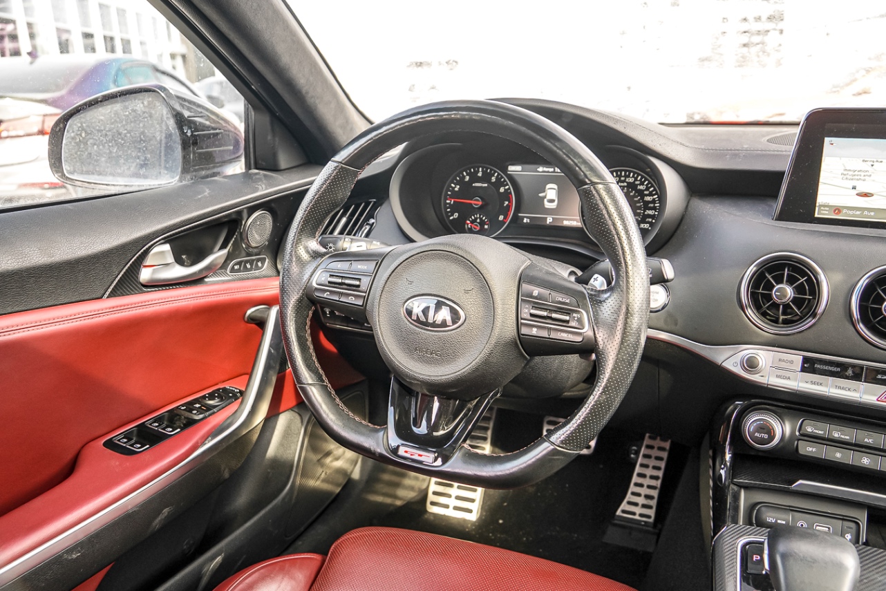 /ontarioqualitymotorsetobicoke/2019-Kia-Stinger-7213003619303391.jpg