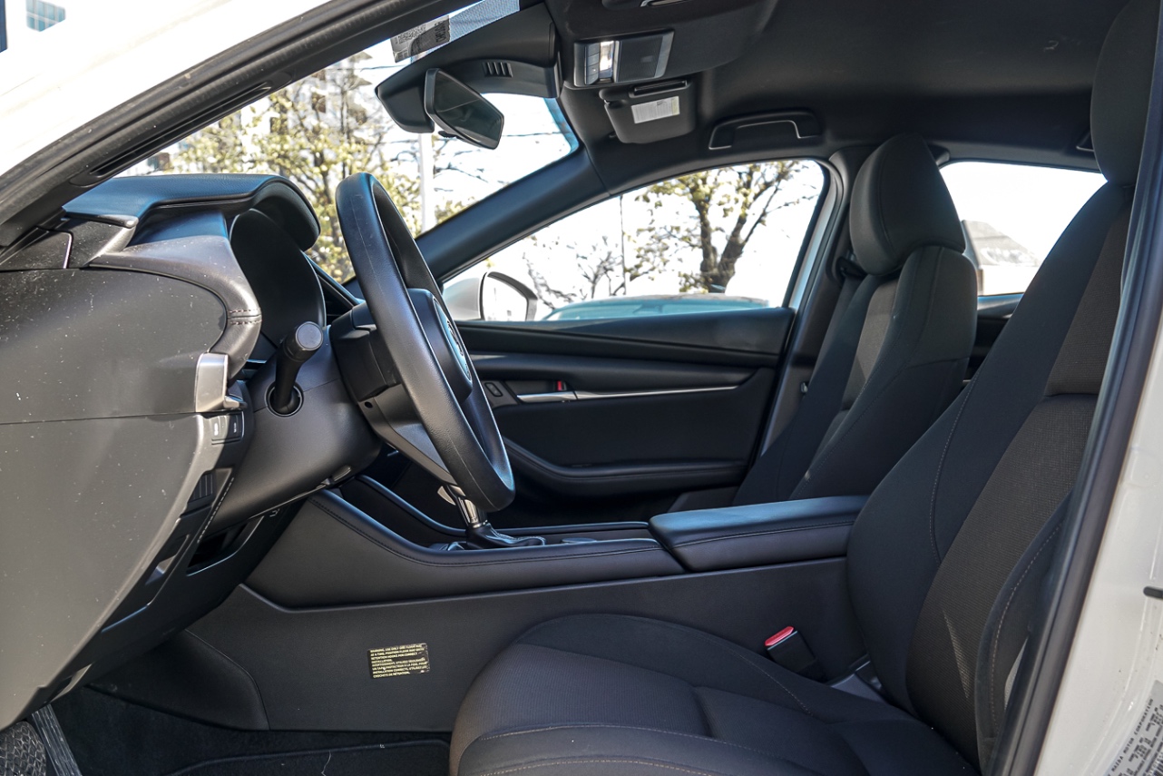 /ontarioqualitymotorsetobicoke/2022-Mazda-Mazda3Sport-39597720107805423.jpg
