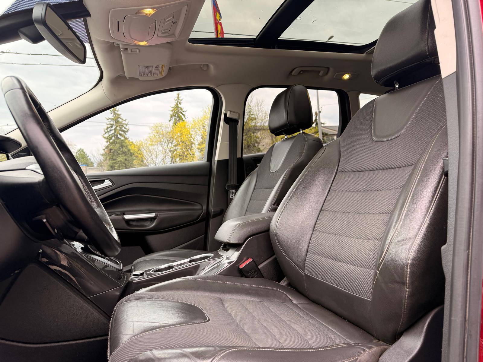 /ontarioqualitymotorsltd/2016-Ford-Escape-14331372395383712.jpg