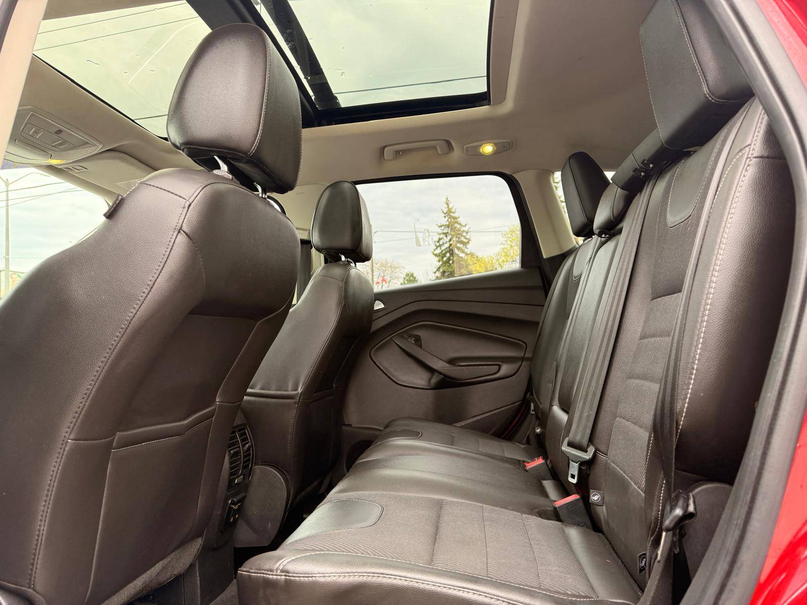 /ontarioqualitymotorsltd/2016-Ford-Escape-8765284305127374.jpg