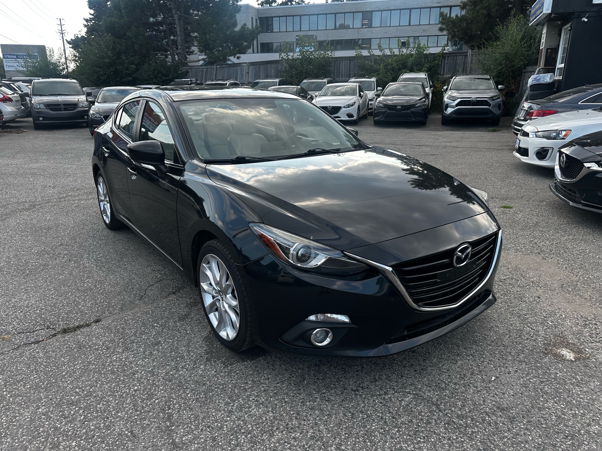 /ontarioqualitymotorsltd/2016-Mazda-Mazda3-6797912225595053.jpg