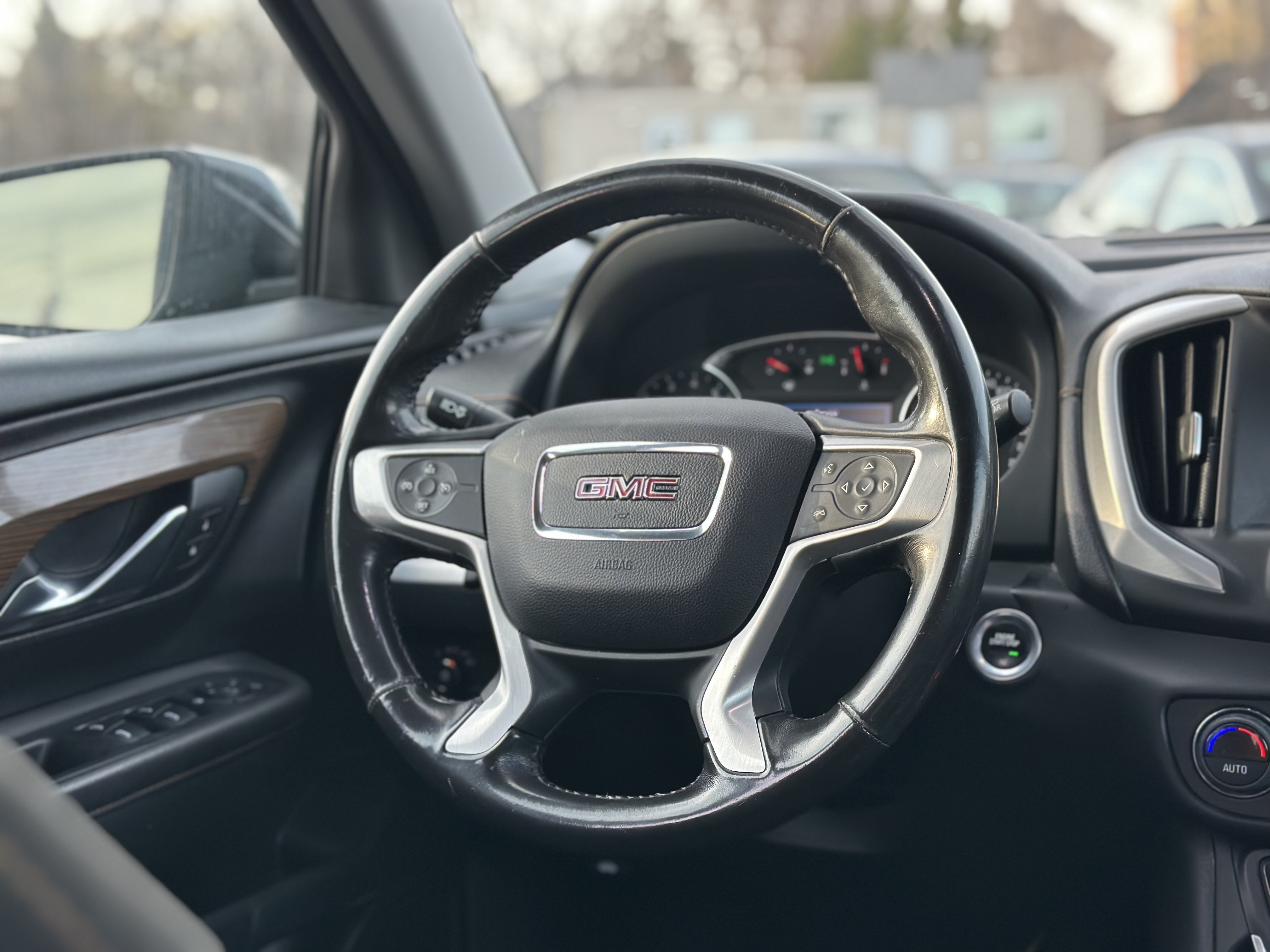 /ontarioqualitymotorsltd/2019-GMC-Terrain-675727216595315.jpg