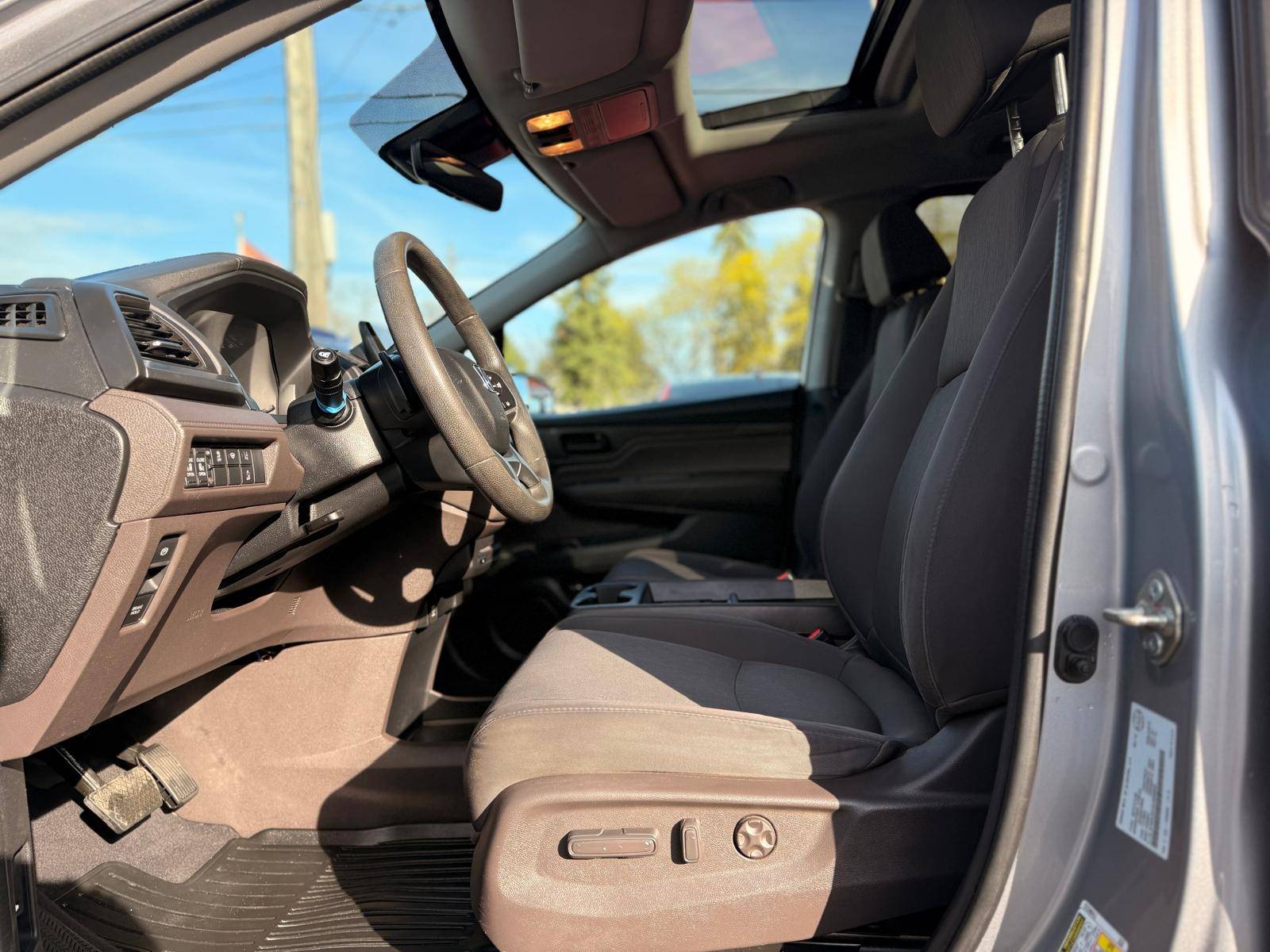 /ontarioqualitymotorsltd/2020-Honda-Odyssey-16389778771586605.jpg