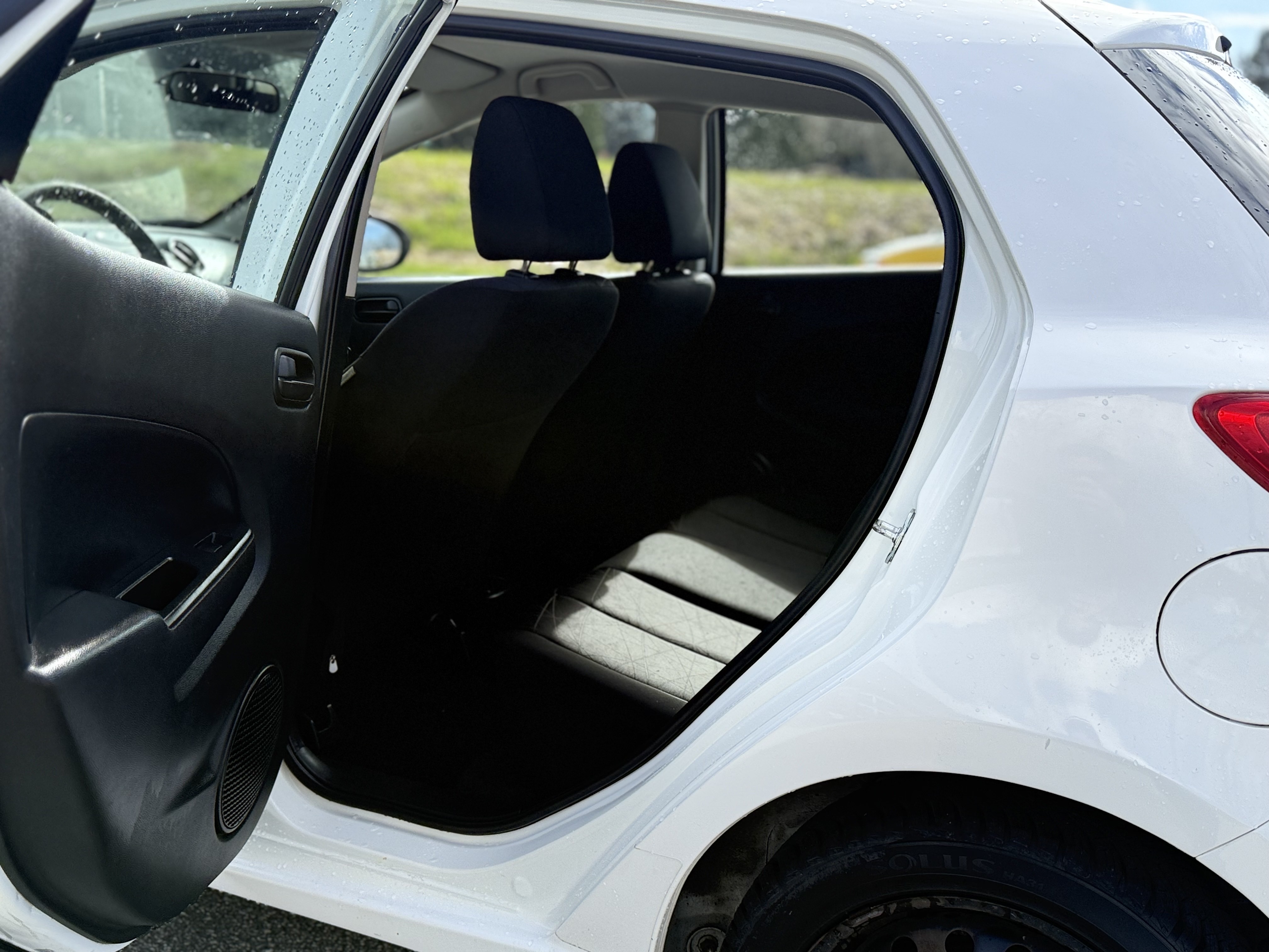 /parwazautomotiveltd/2012-Mazda-Mazda2-6161266590269694.jpg