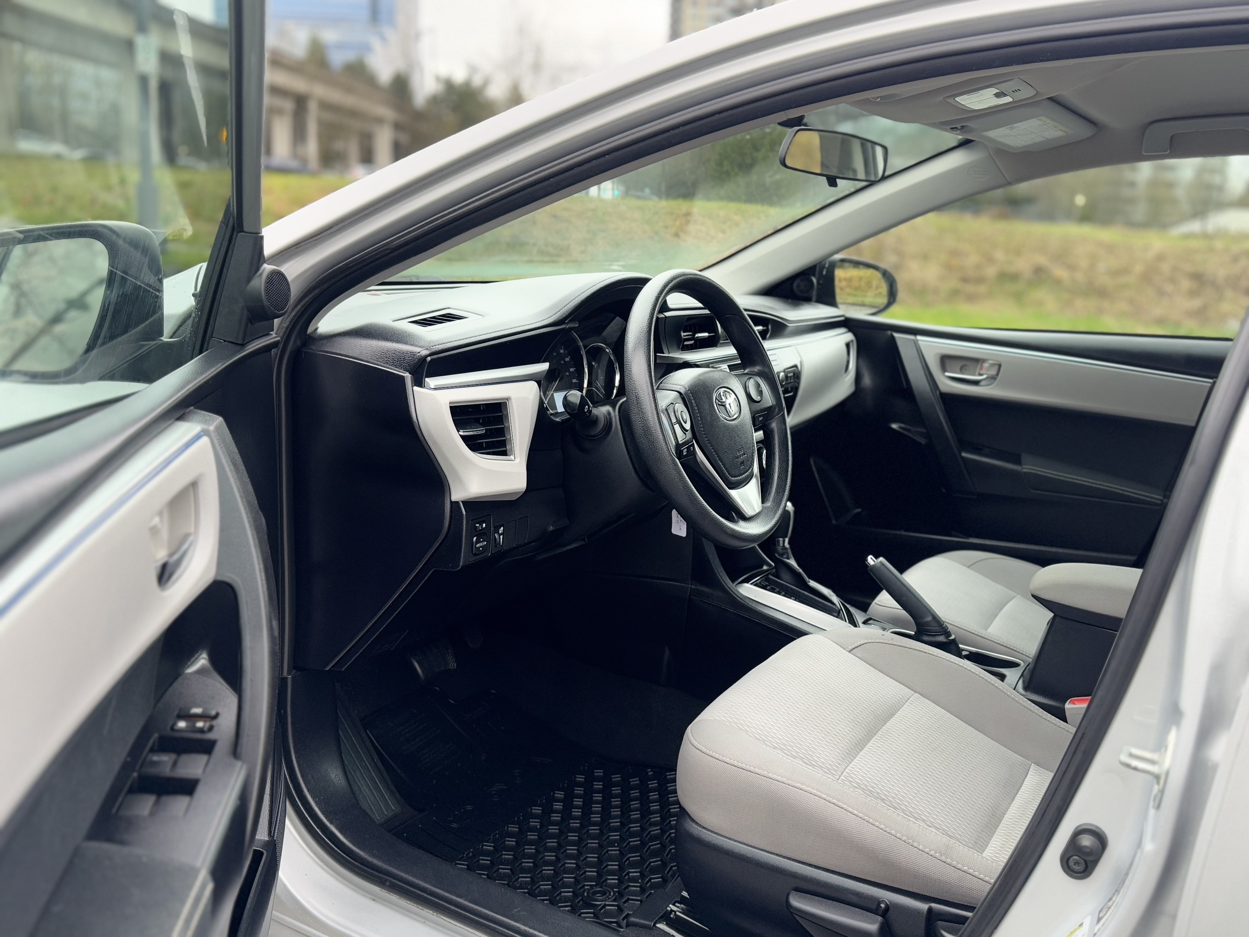 /parwazautomotiveltd/2015-Toyota-Corolla-6790658187660878.jpg