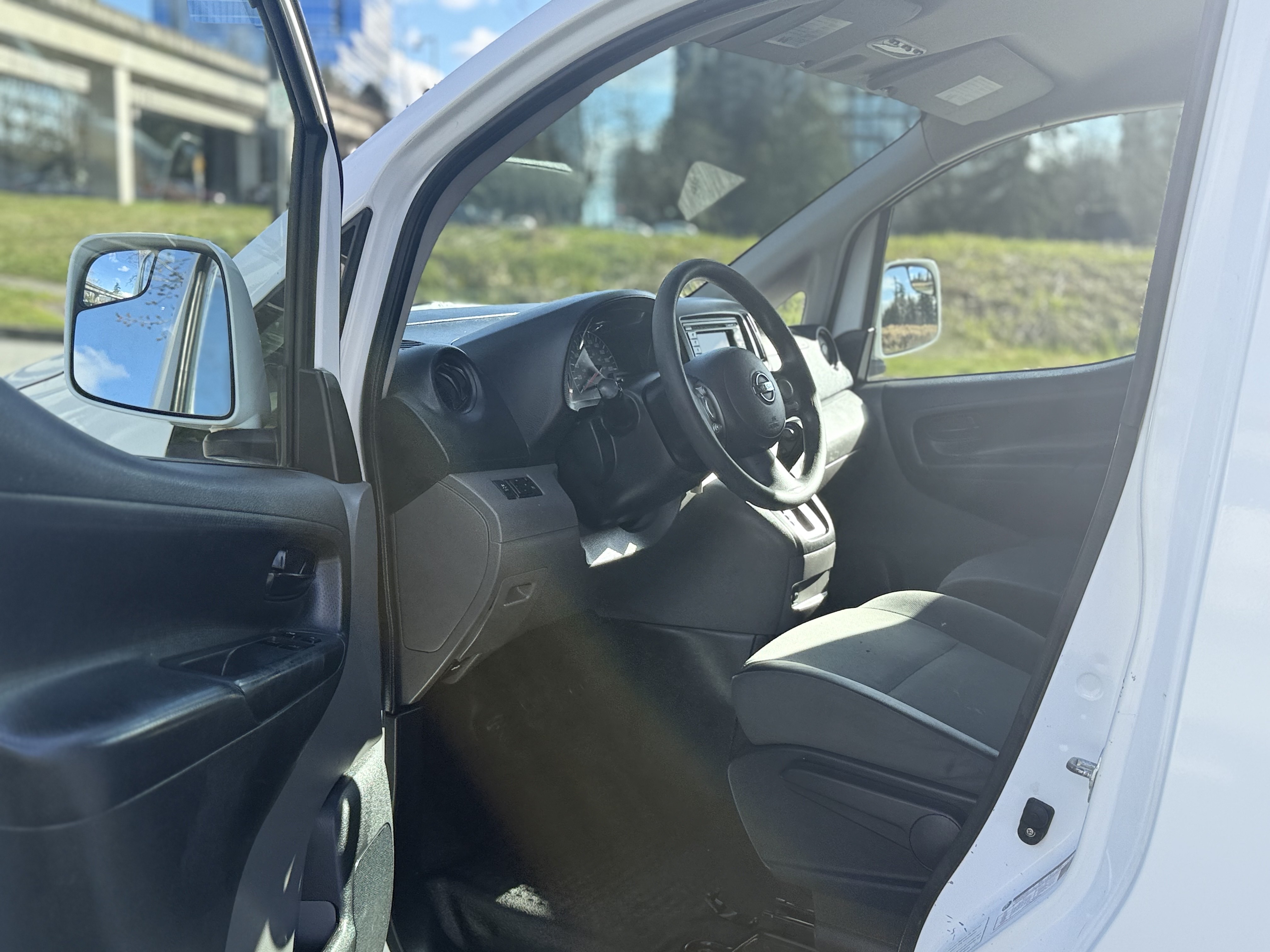 /parwazautomotiveltd/2017-Nissan-NV200-1380644906363977.jpg