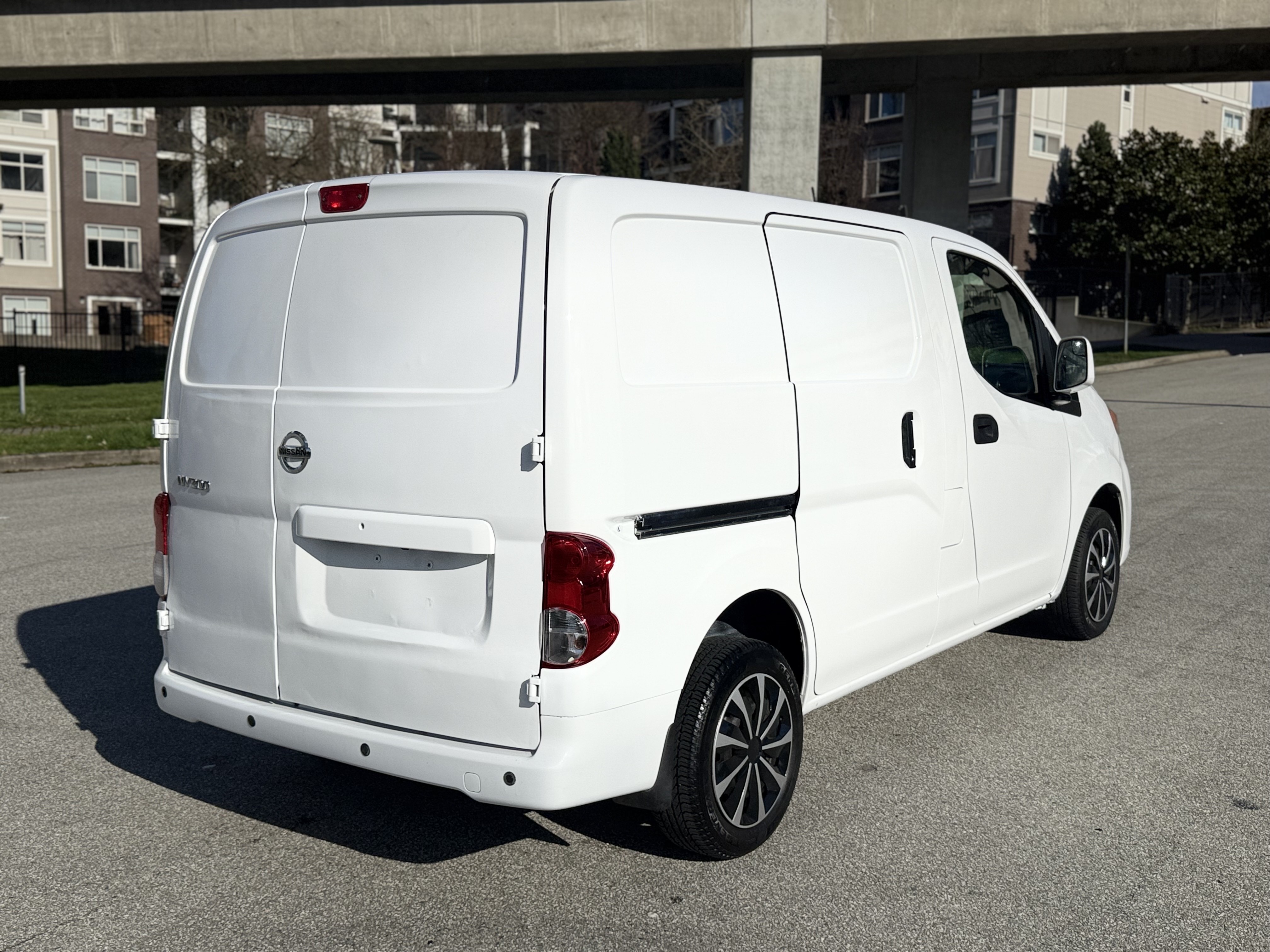 /parwazautomotiveltd/2017-Nissan-NV200-3632647622865397.jpg