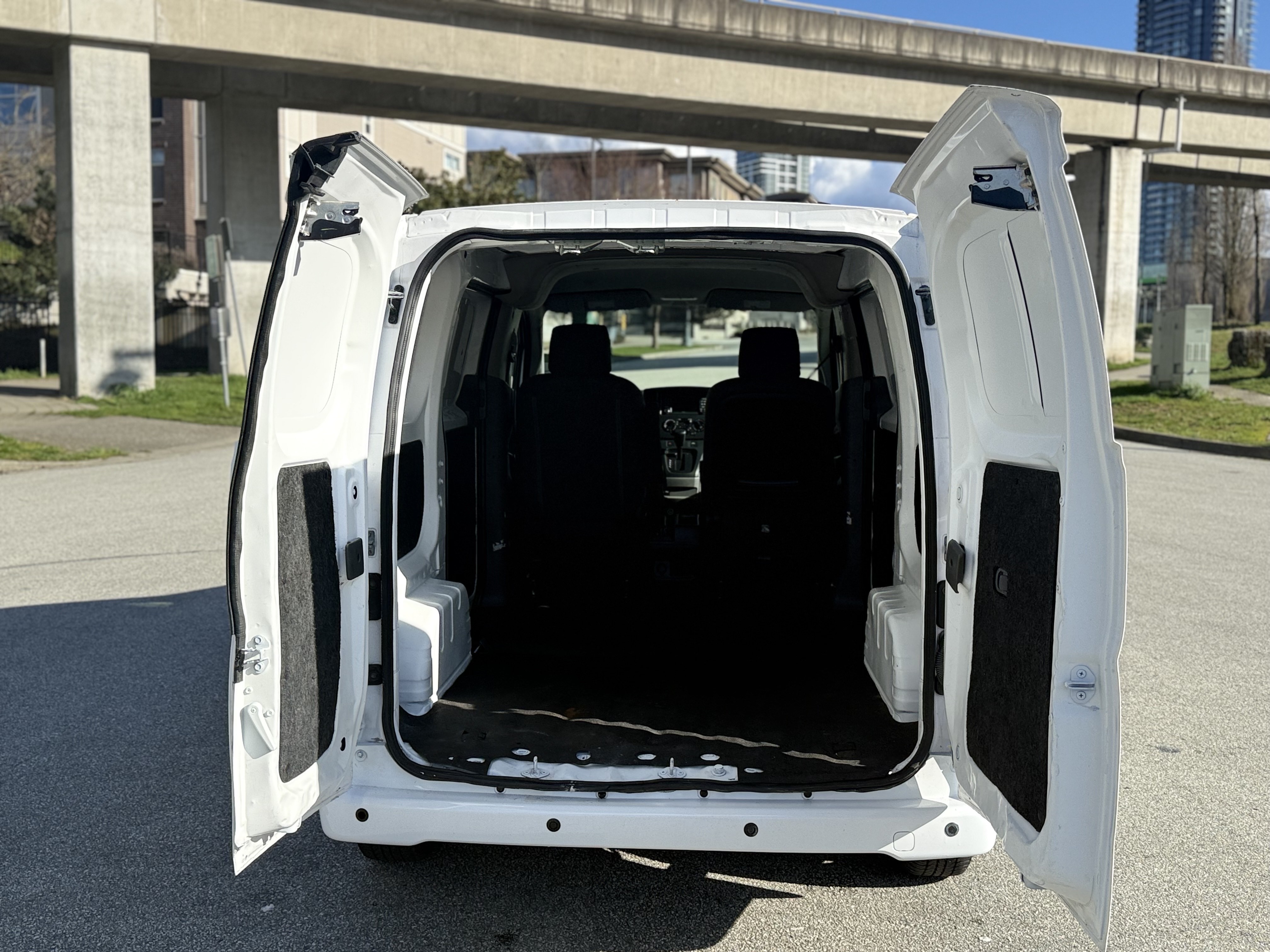 /parwazautomotiveltd/2017-Nissan-NV200-9403304599002951.jpg