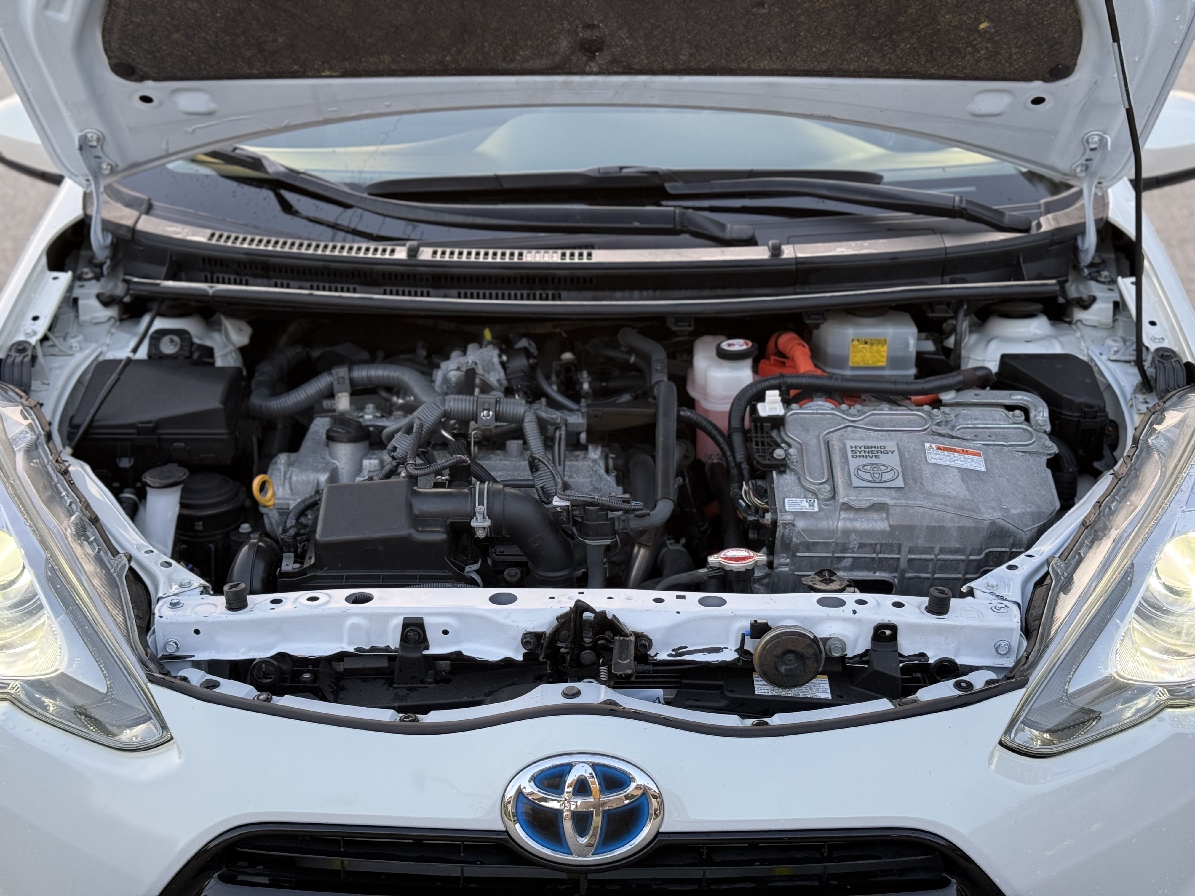 /parwazautomotiveltd/2017-Toyota-Priusc-32241002147560893.jpg