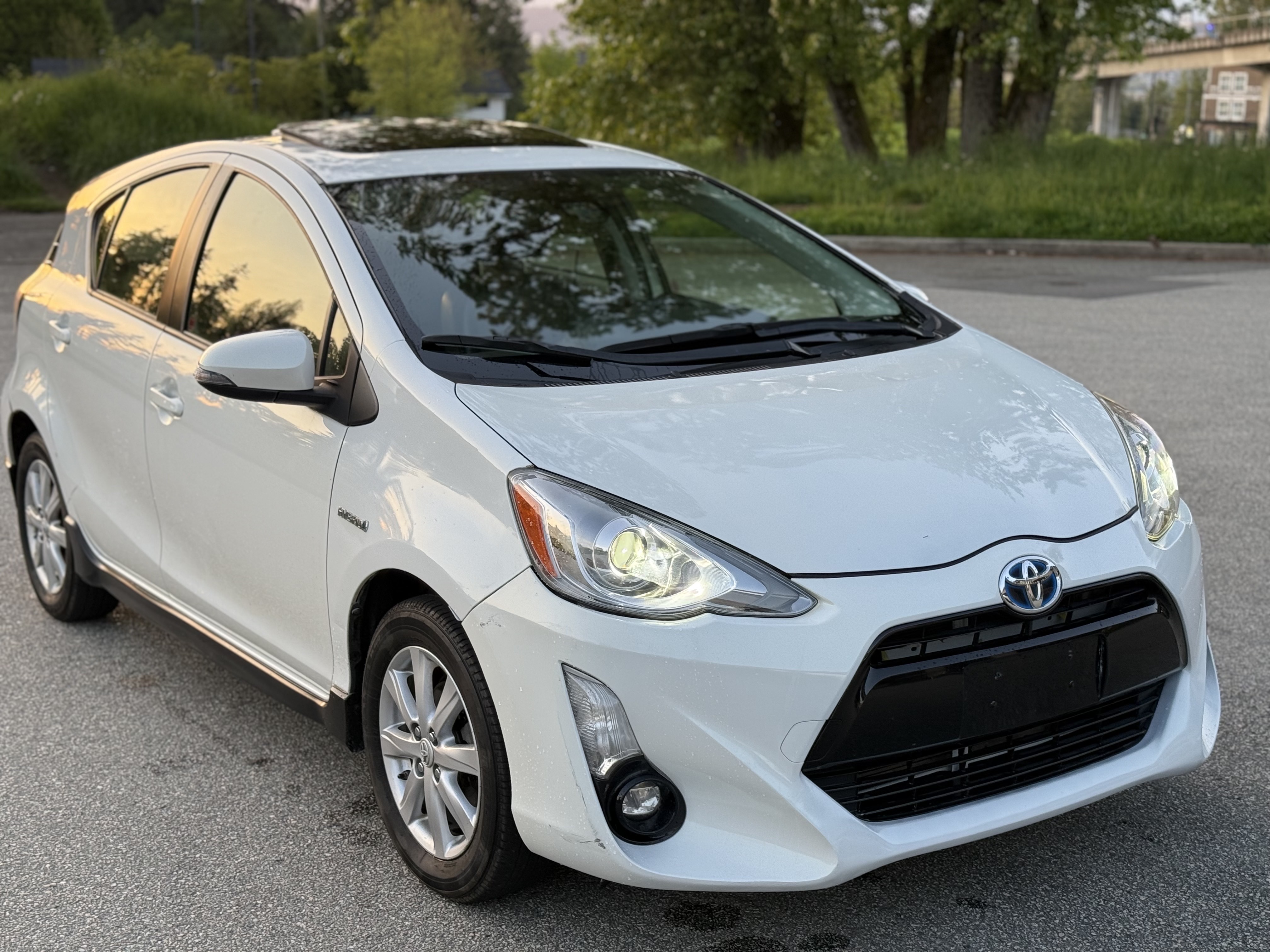 /parwazautomotiveltd/2017-Toyota-Priusc-380968485218411.jpg