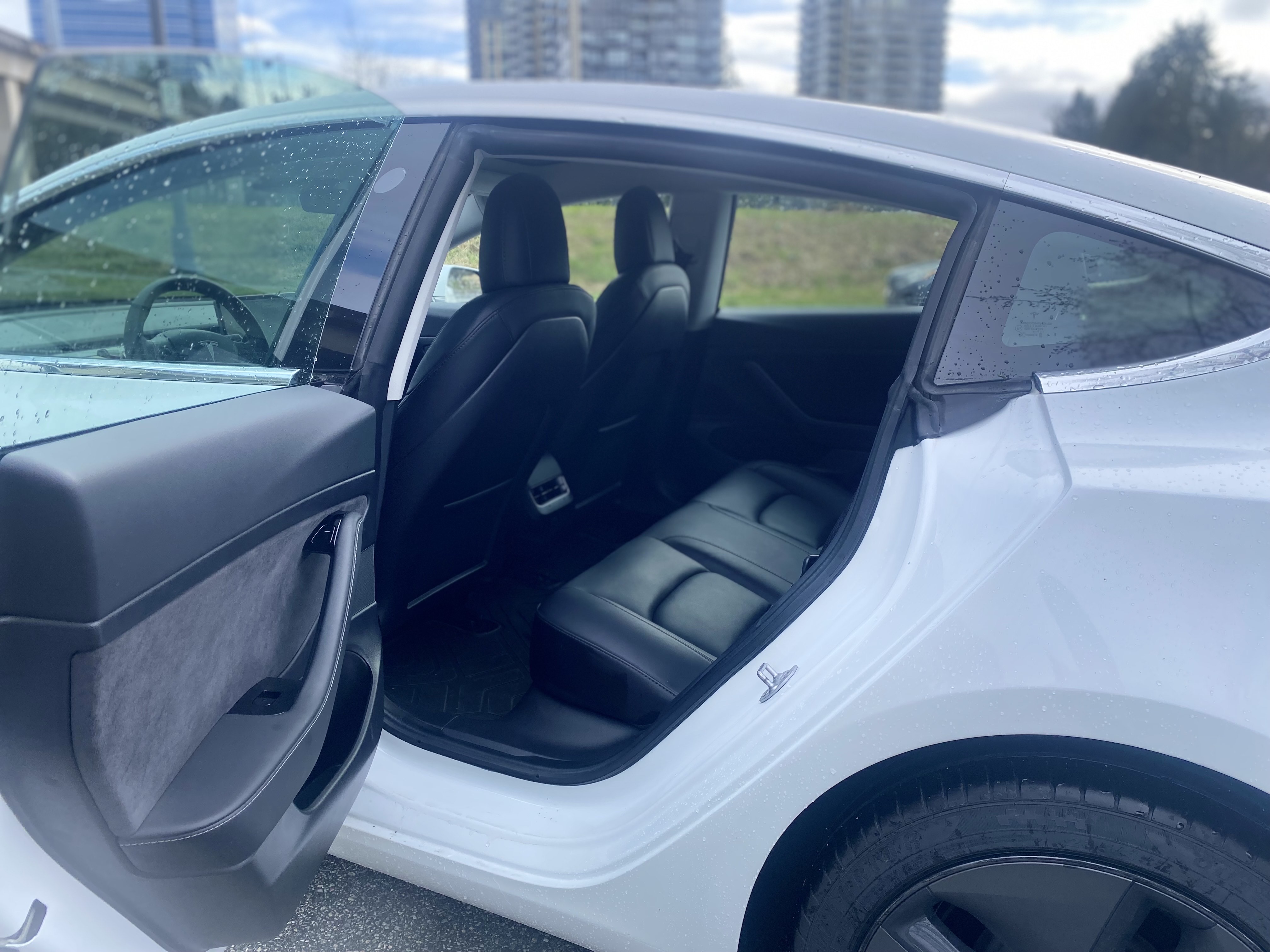 /parwazautomotiveltd/2020-Tesla-Model3-060258702330410197.jpg