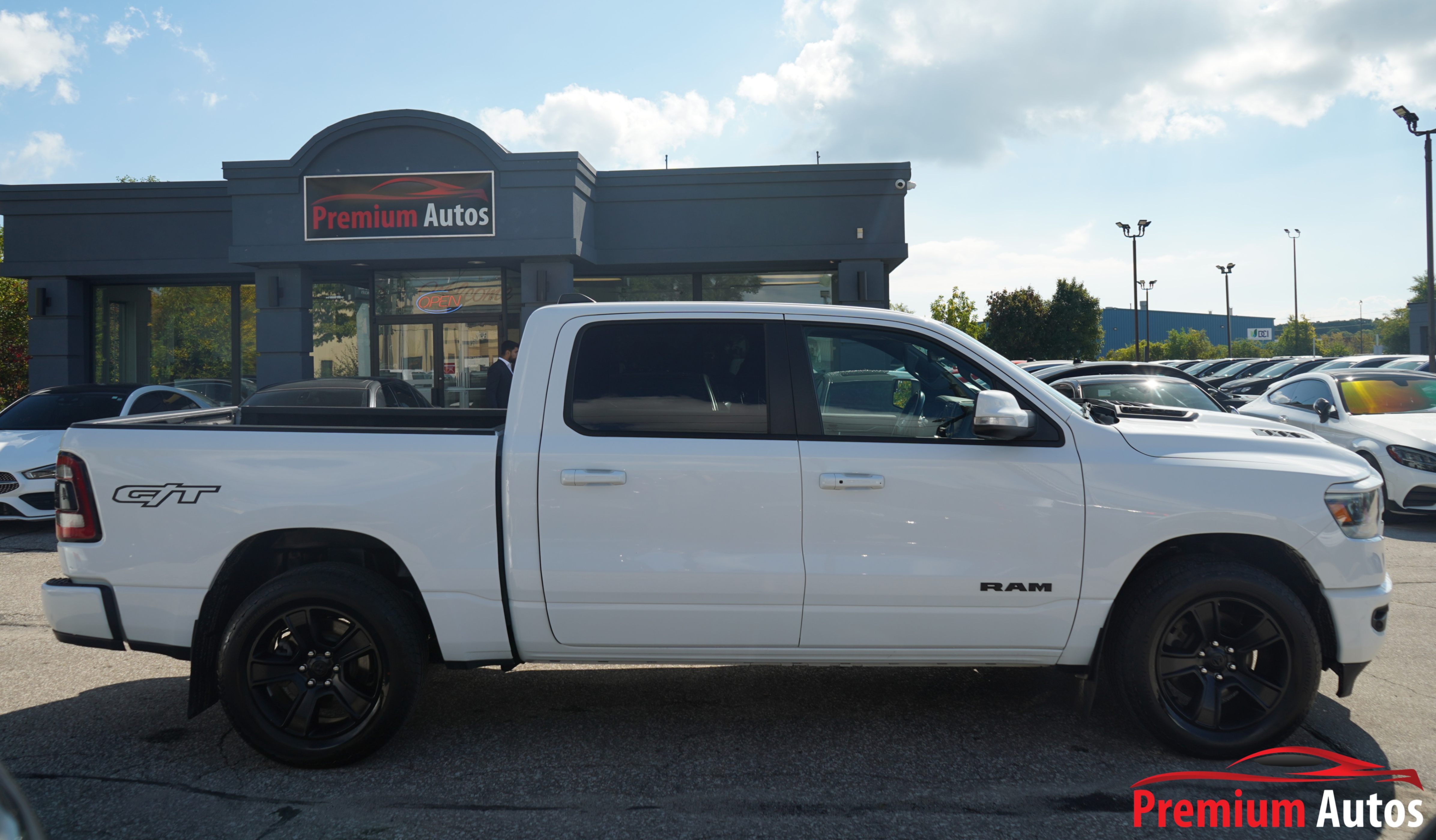 /premiumautos/2022-Ram-1500-030306293804807982.jpg