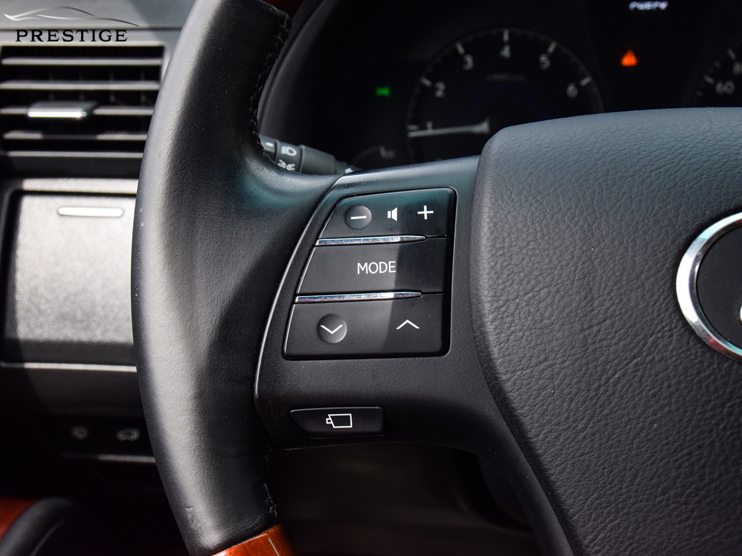 /prestigeautogallery/2010-Lexus-RX350-03749616626353869.jpg