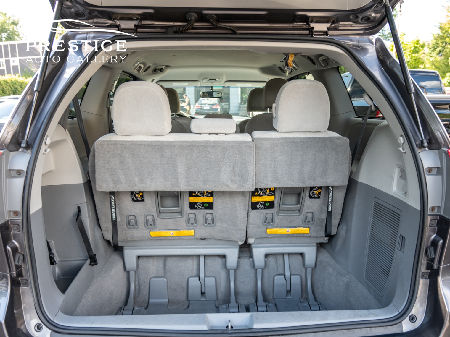 /prestigeautogallery/2011-Toyota-Sienna-3210795310808283.jpg