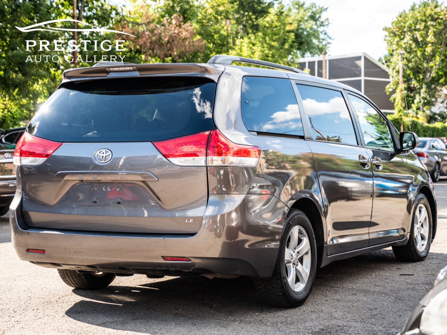 /prestigeautogallery/2011-Toyota-Sienna-5862415766545324.jpg