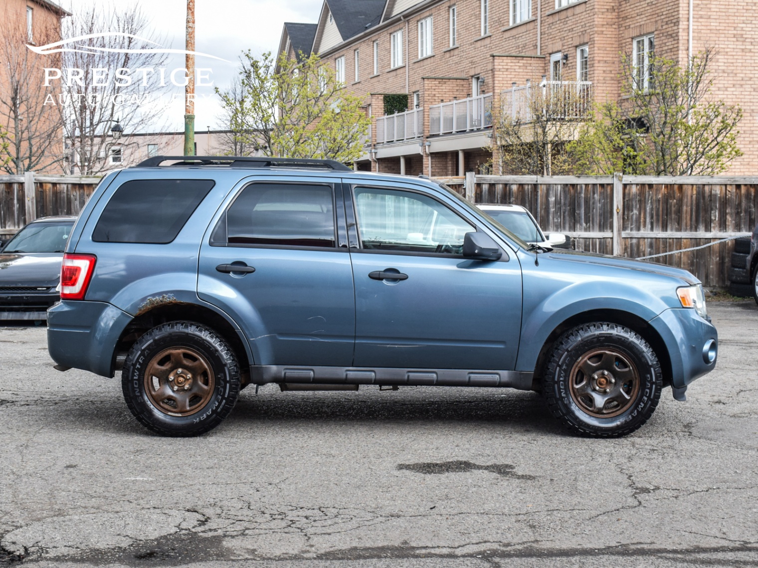 /prestigeautogallery/2012-Ford-Escape-05604062245284558.jpg