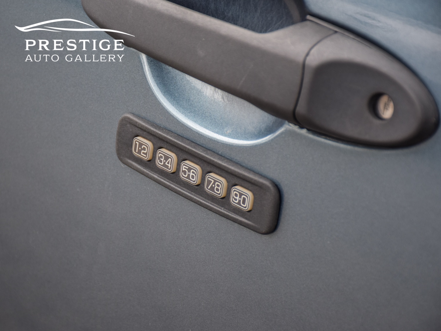 /prestigeautogallery/2012-Ford-Escape-6576596398636876.jpg
