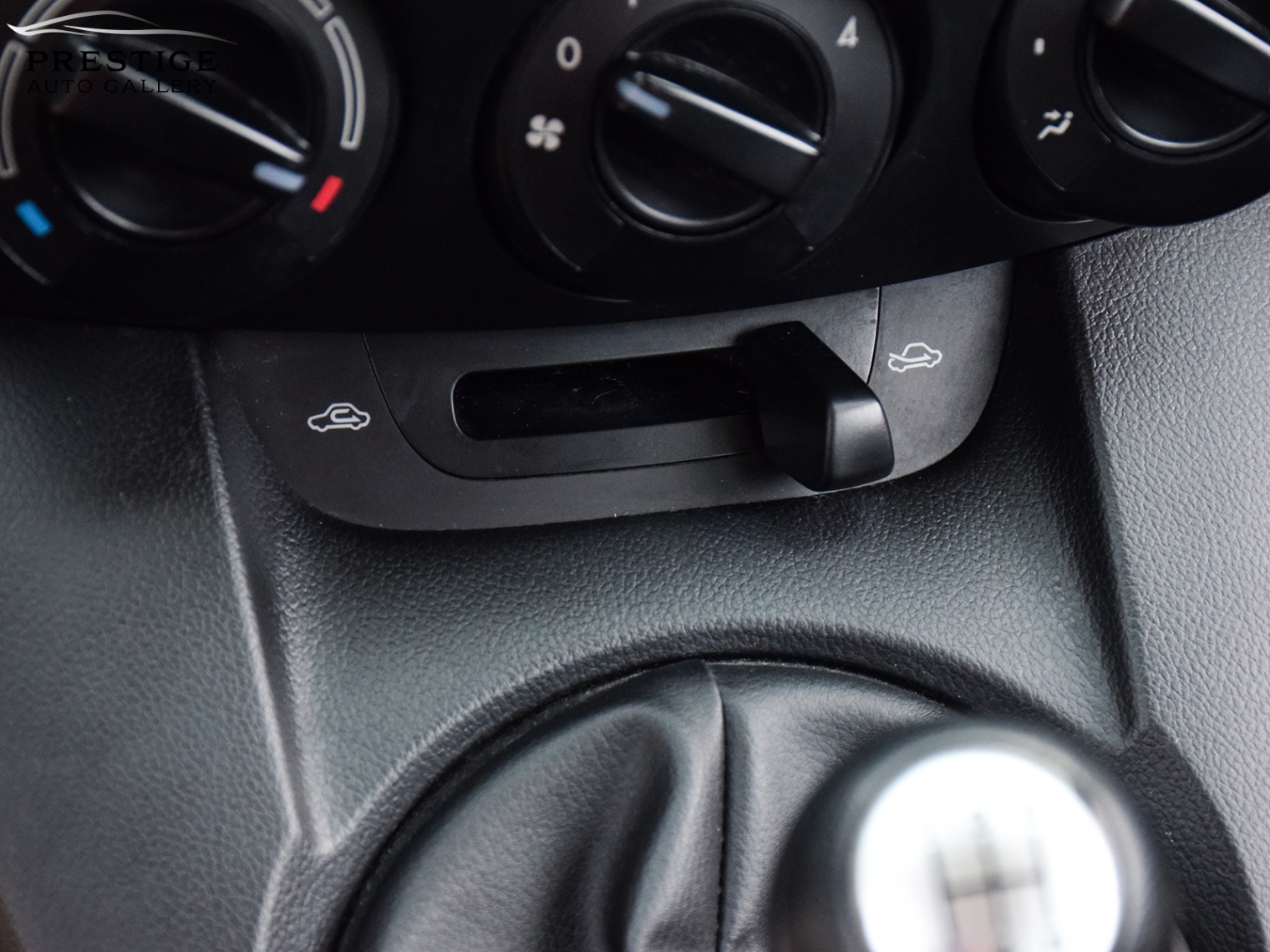 /prestigeautogallery/2012-Mazda-Mazda2-019925561409958492.jpg
