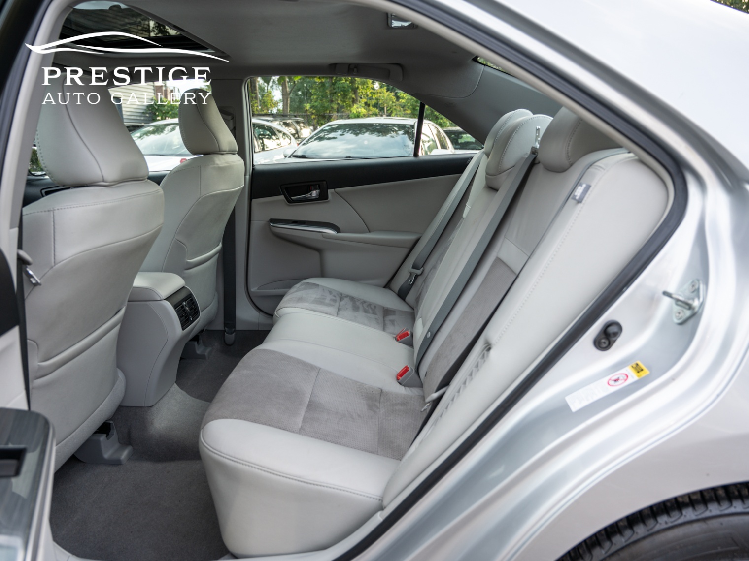 /prestigeautogallery/2012-Toyota-CamryHybrid-010948387536800386.jpg