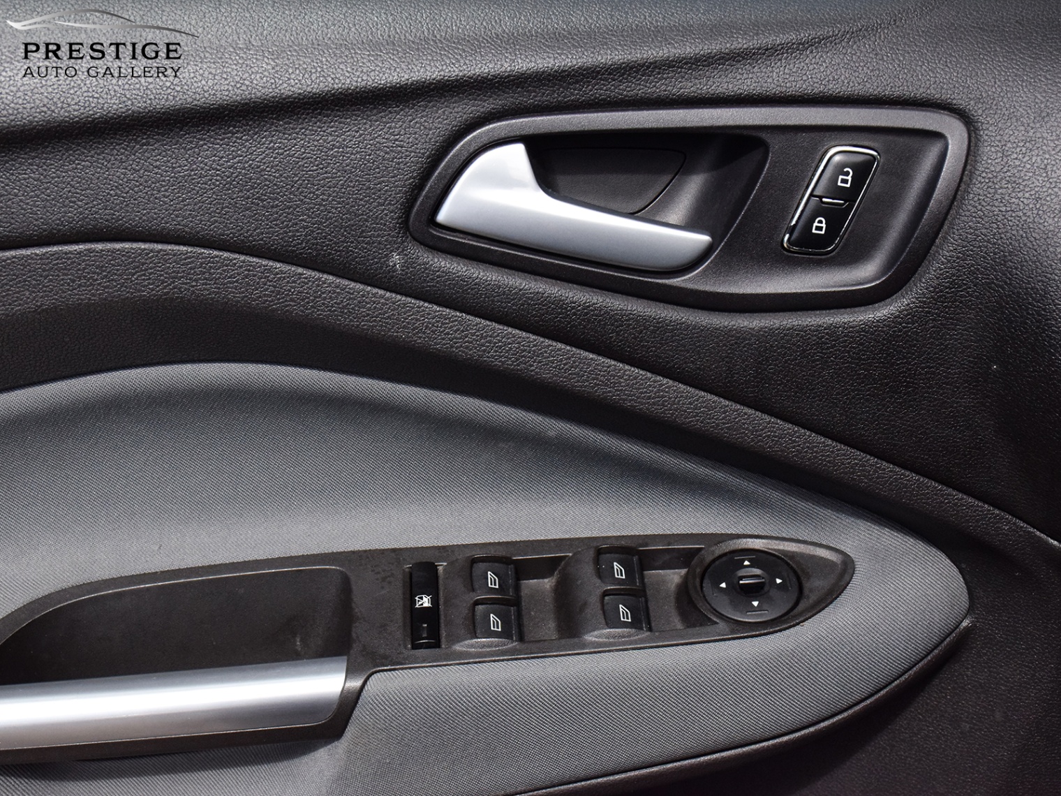 /prestigeautogallery/2013-Ford-Escape-2044869917126353.jpg
