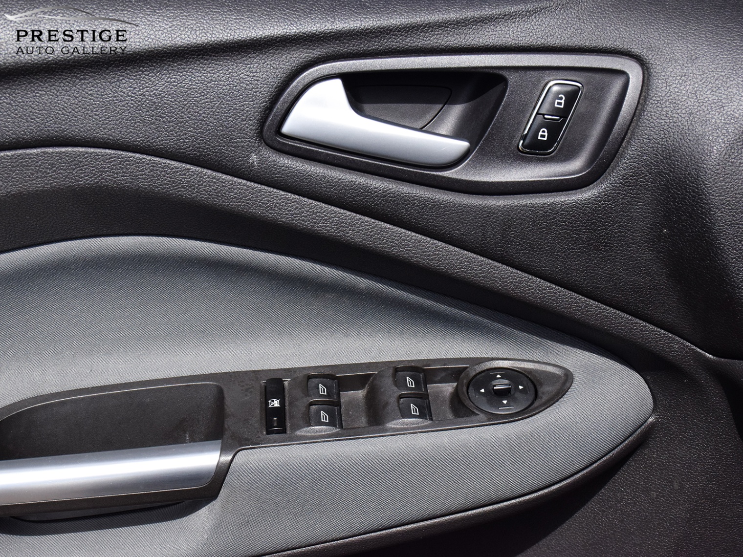 /prestigeautogallery/2013-Ford-Escape-2673860571464908.jpg