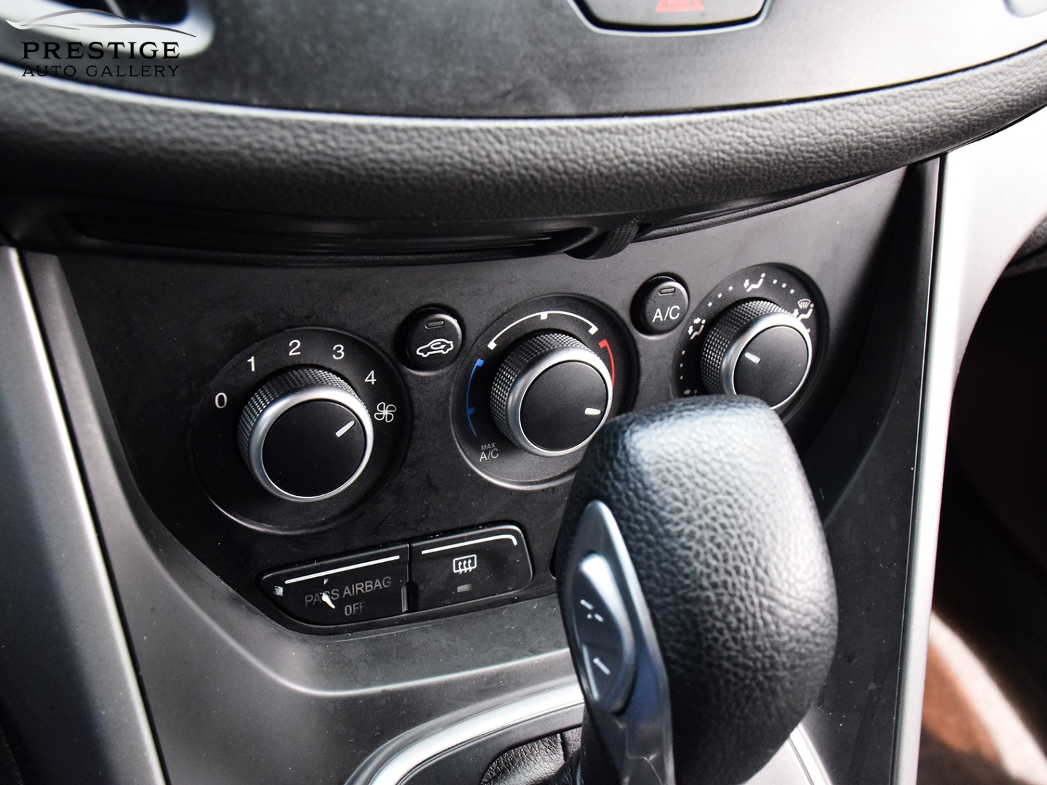 /prestigeautogallery/2013-Ford-Escape-9505988886426924.jpg