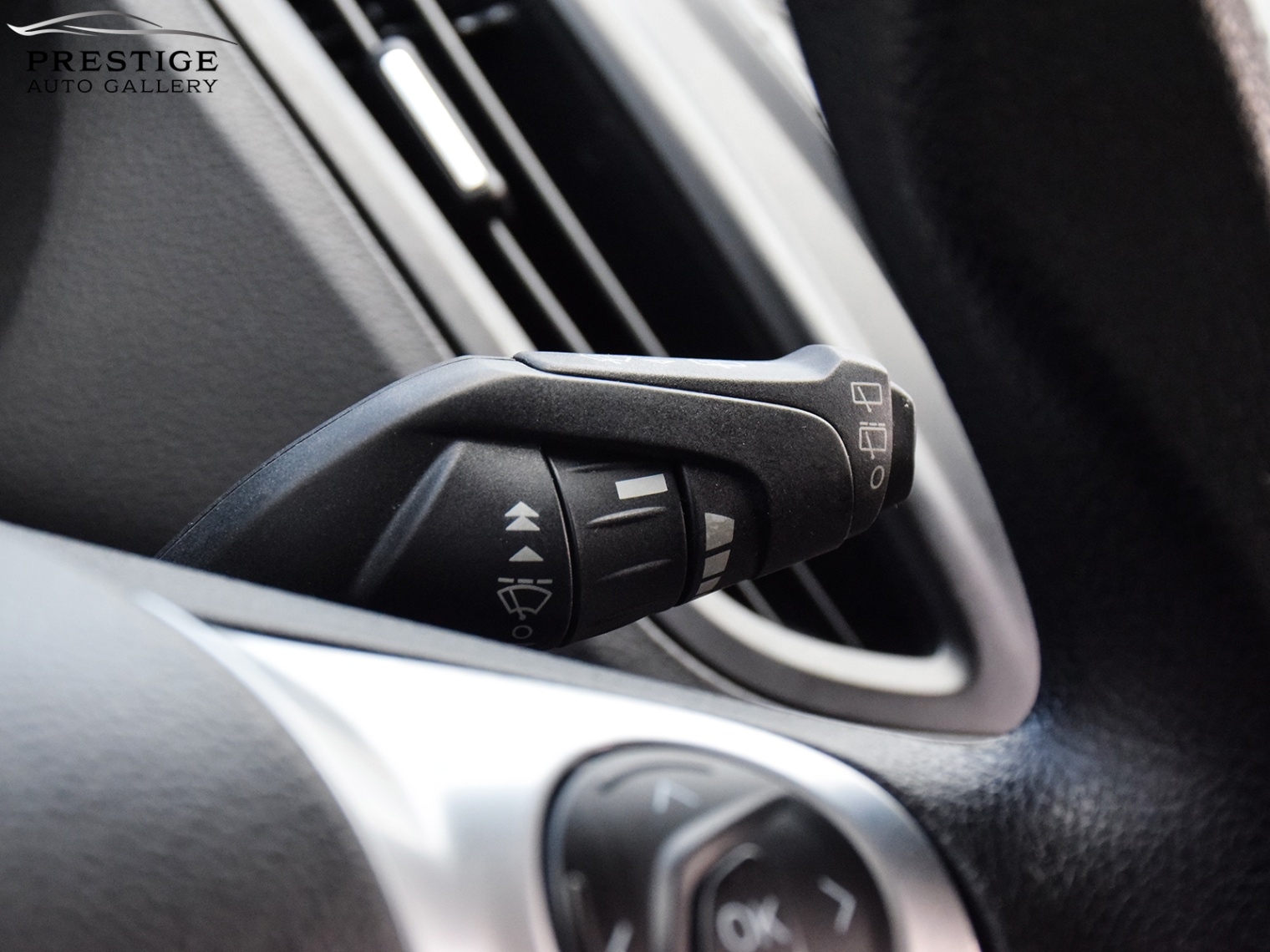 /prestigeautogallery/2013-Ford-Escape-9561863019289023.jpg