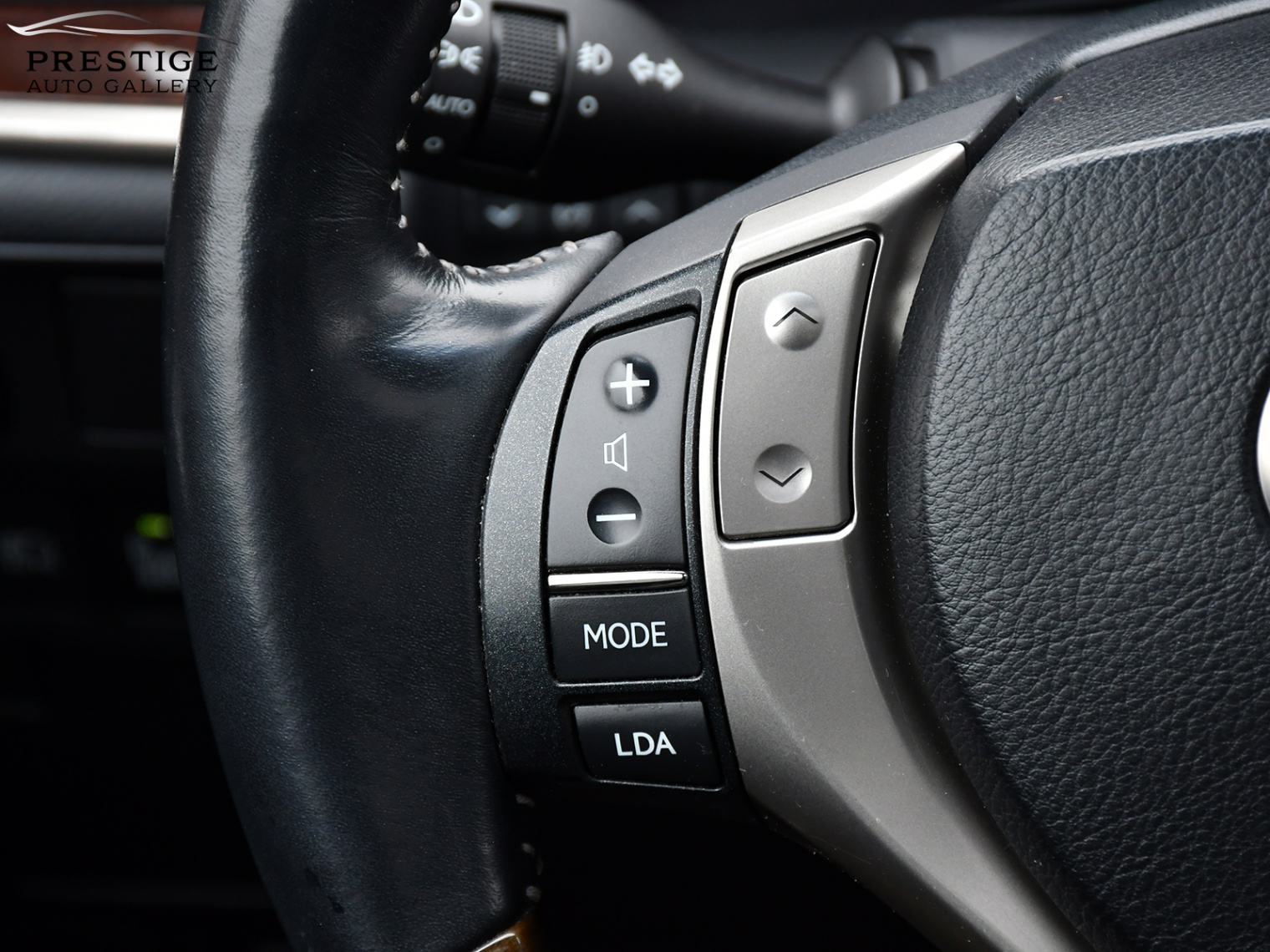 /prestigeautogallery/2013-Lexus-ES-10689689545425685.jpg