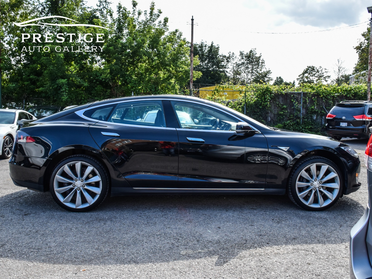 /prestigeautogallery/2013-Tesla-ModelS-033992952076963734.jpg
