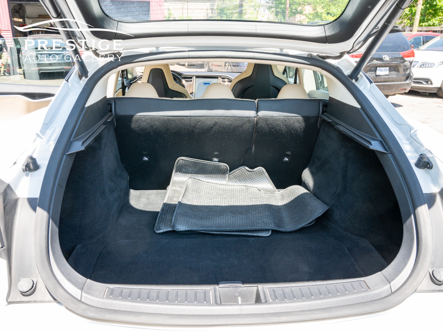 /prestigeautogallery/2013-Tesla-ModelS-44990902002010413.jpg