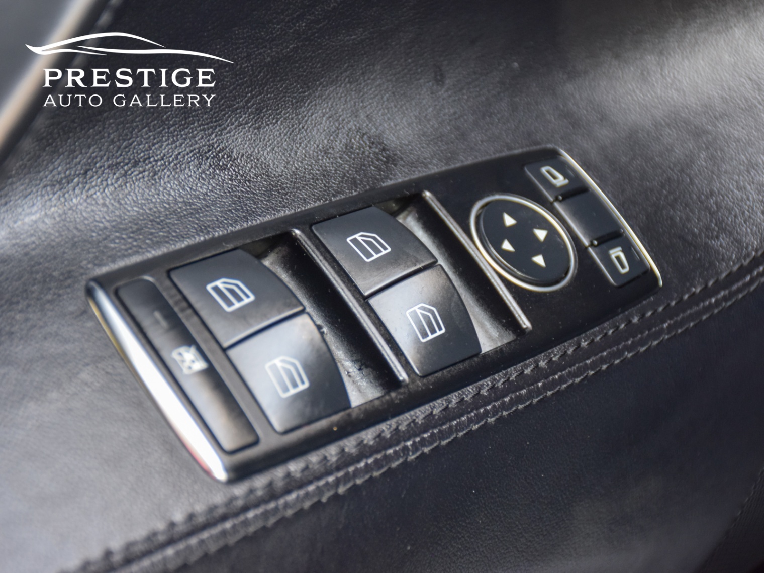 /prestigeautogallery/2013-Tesla-ModelS-49104581020435356.jpg