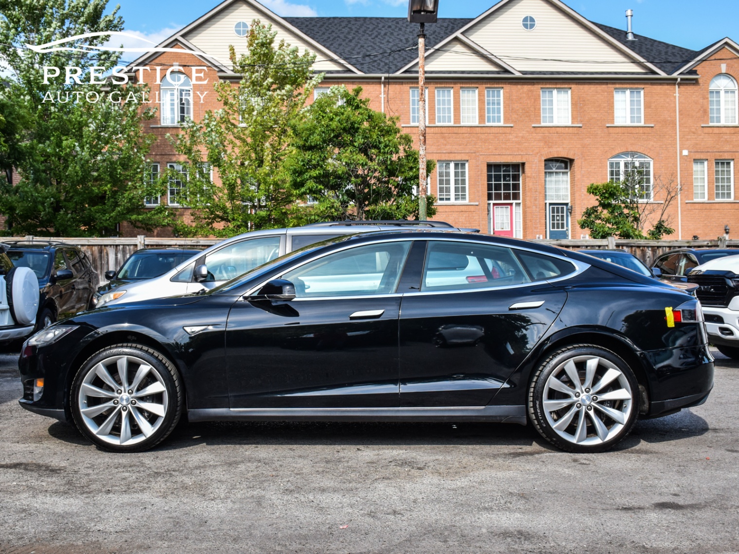 /prestigeautogallery/2013-Tesla-ModelS-8564457903273144.jpg