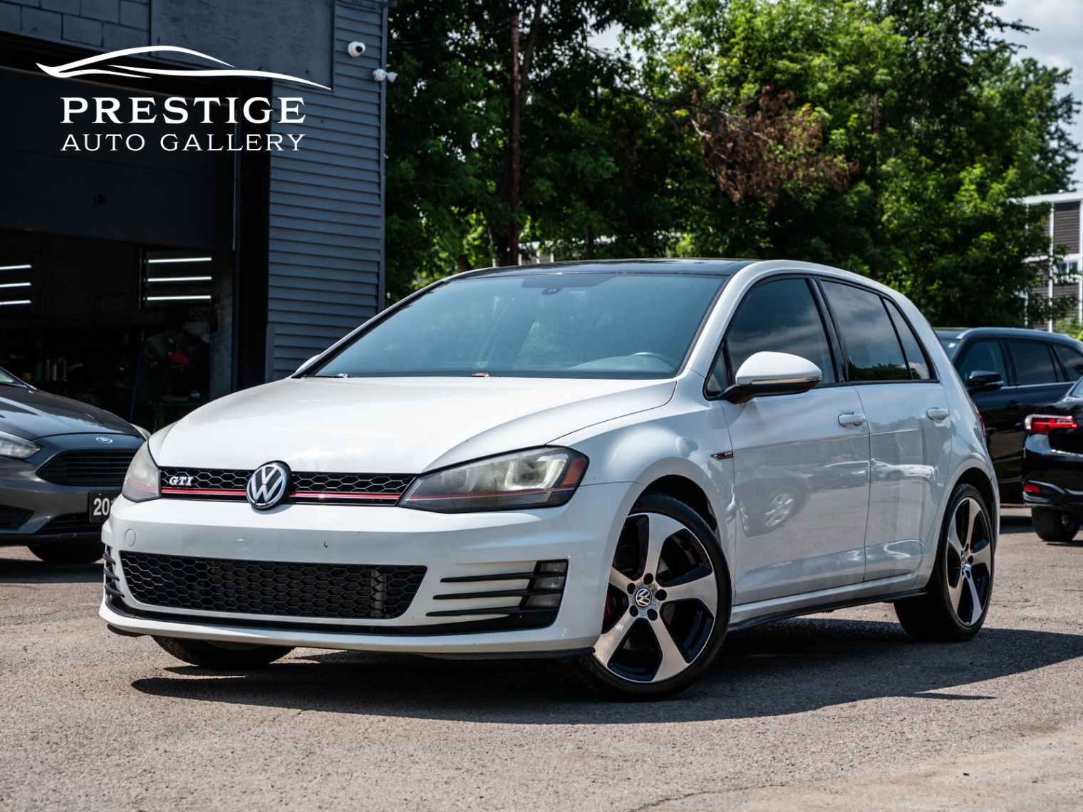 /prestigeautogallery/2015-Volkswagen-GolfGTI-380204433591232.jpg