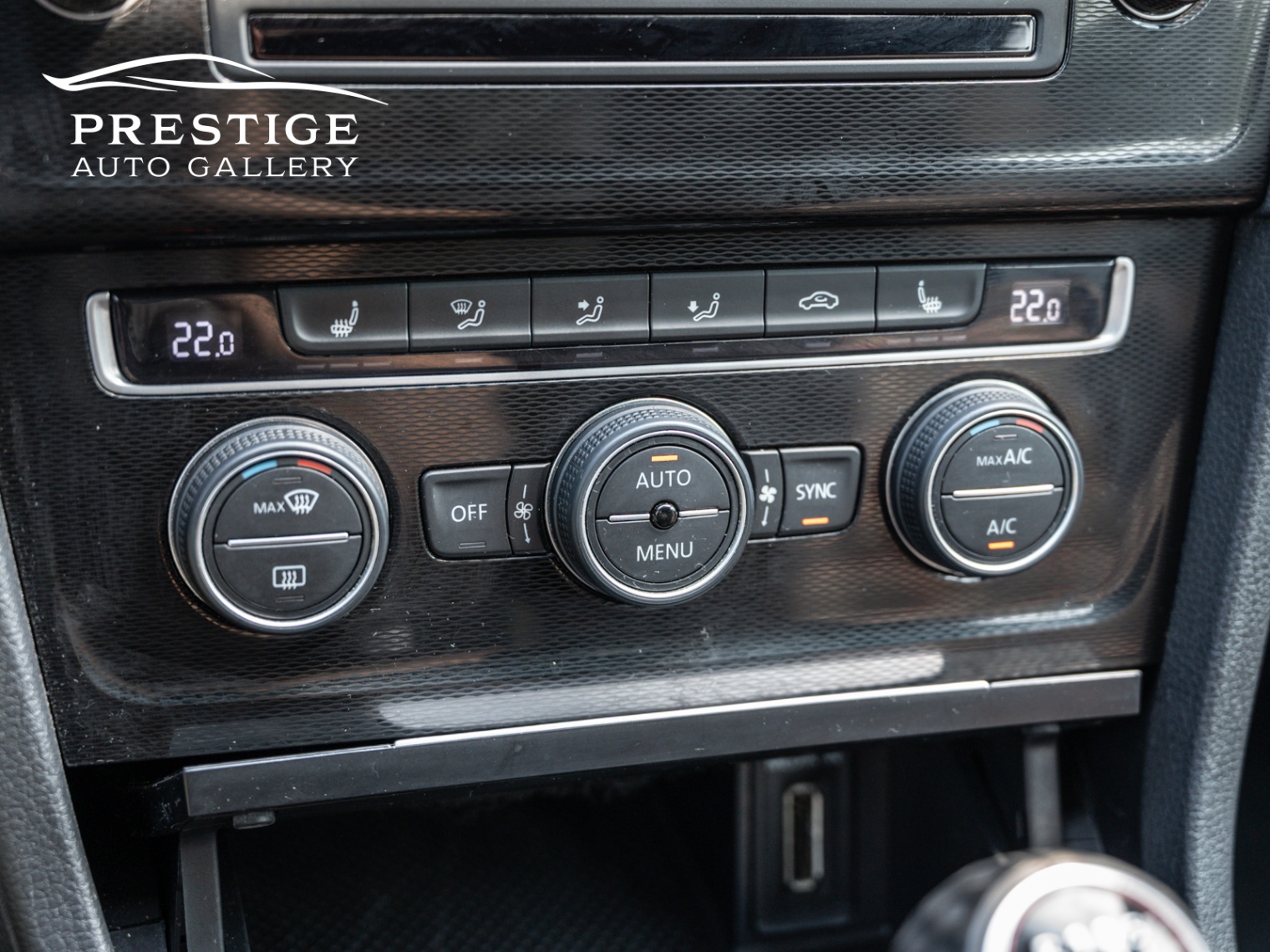 /prestigeautogallery/2015-Volkswagen-GolfGTI-8100218739898988.jpg