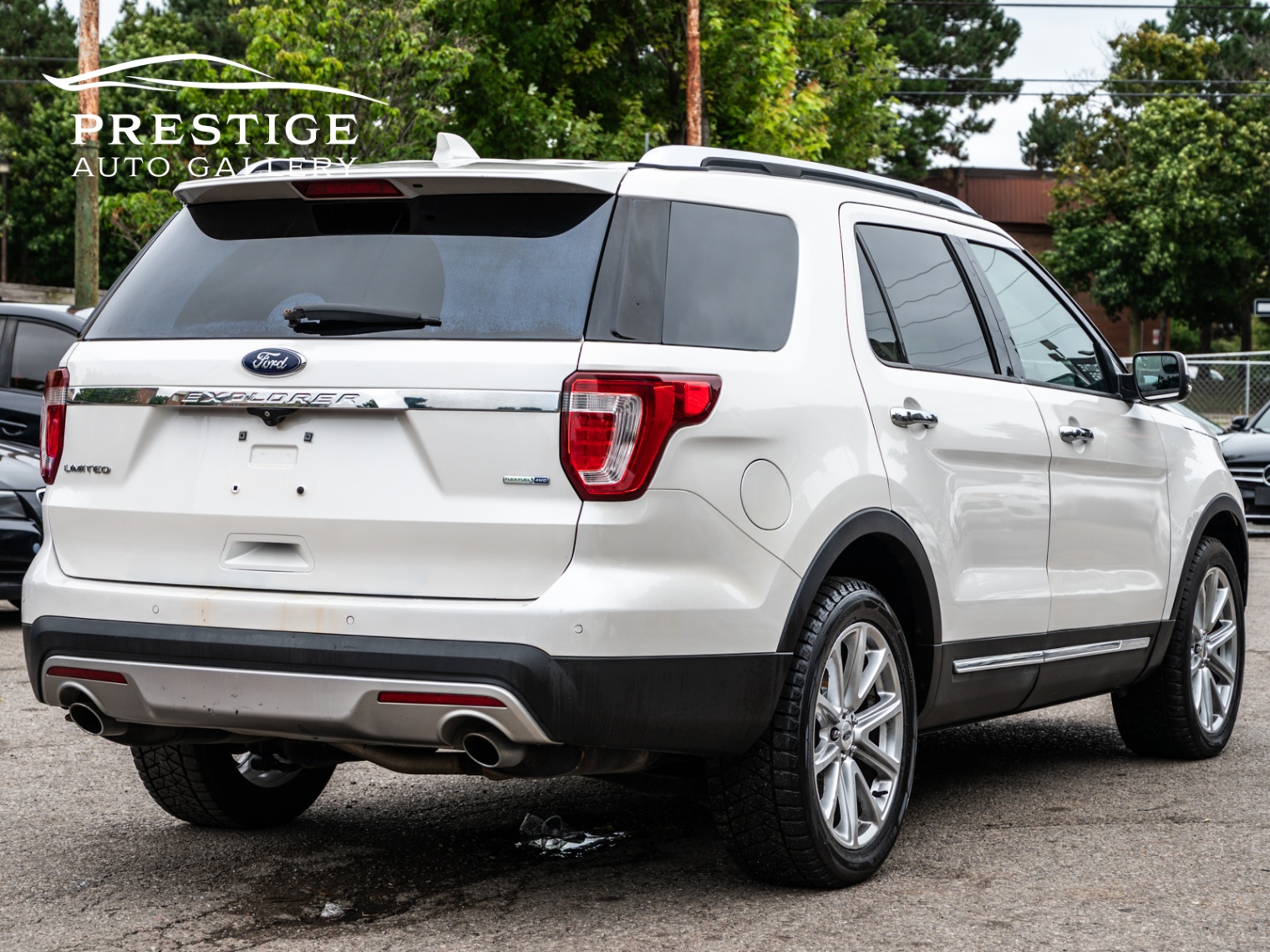 /prestigeautogallery/2016-Ford-Explorer-9478386324777626.jpg