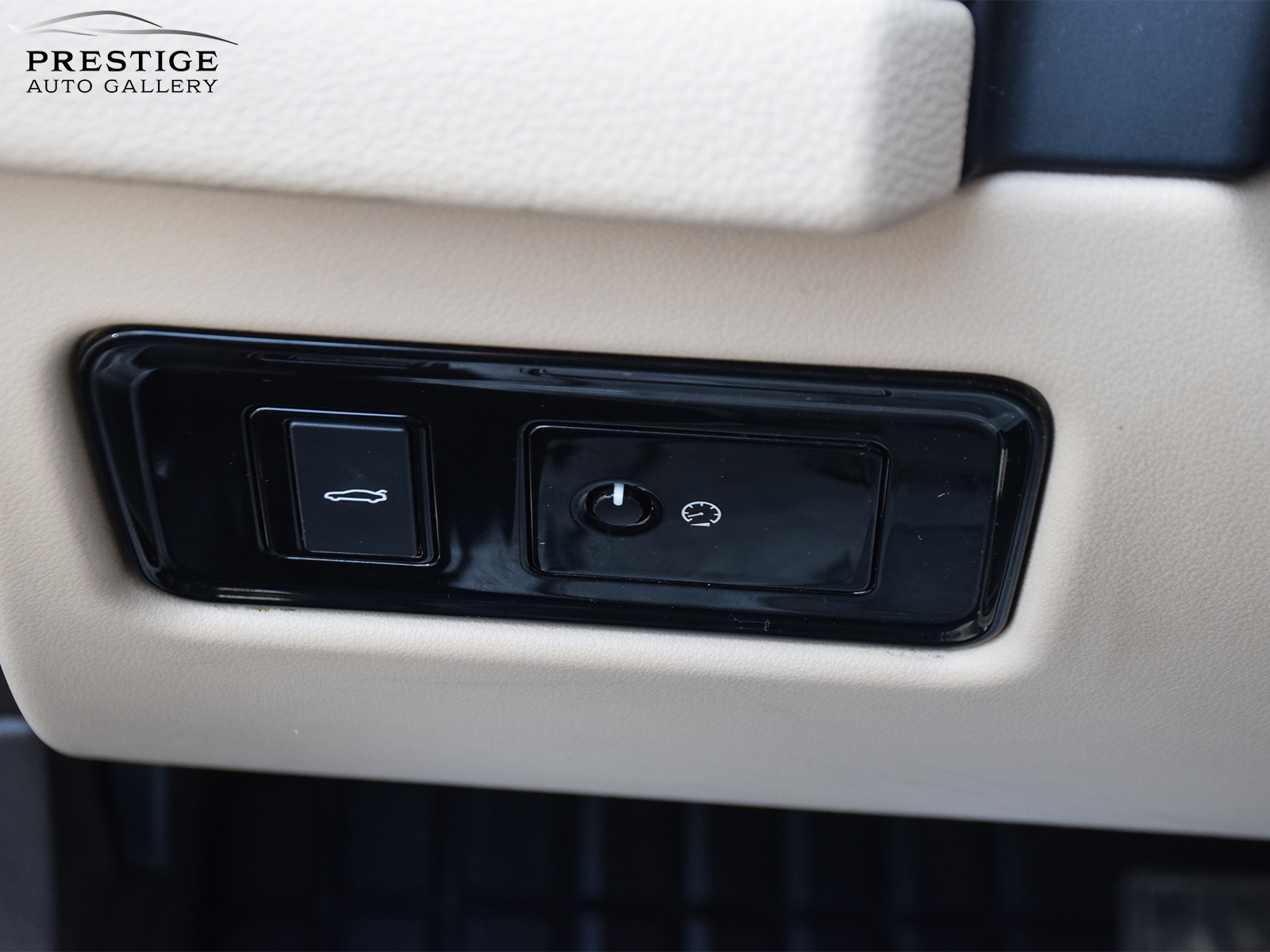 /prestigeautogallery/2016-Jaguar-XF-7145209456192705.jpg