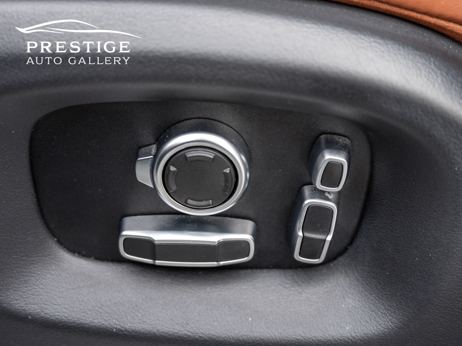 /prestigeautogallery/2016-LandRover-RangeRover-6019075972705275.jpg