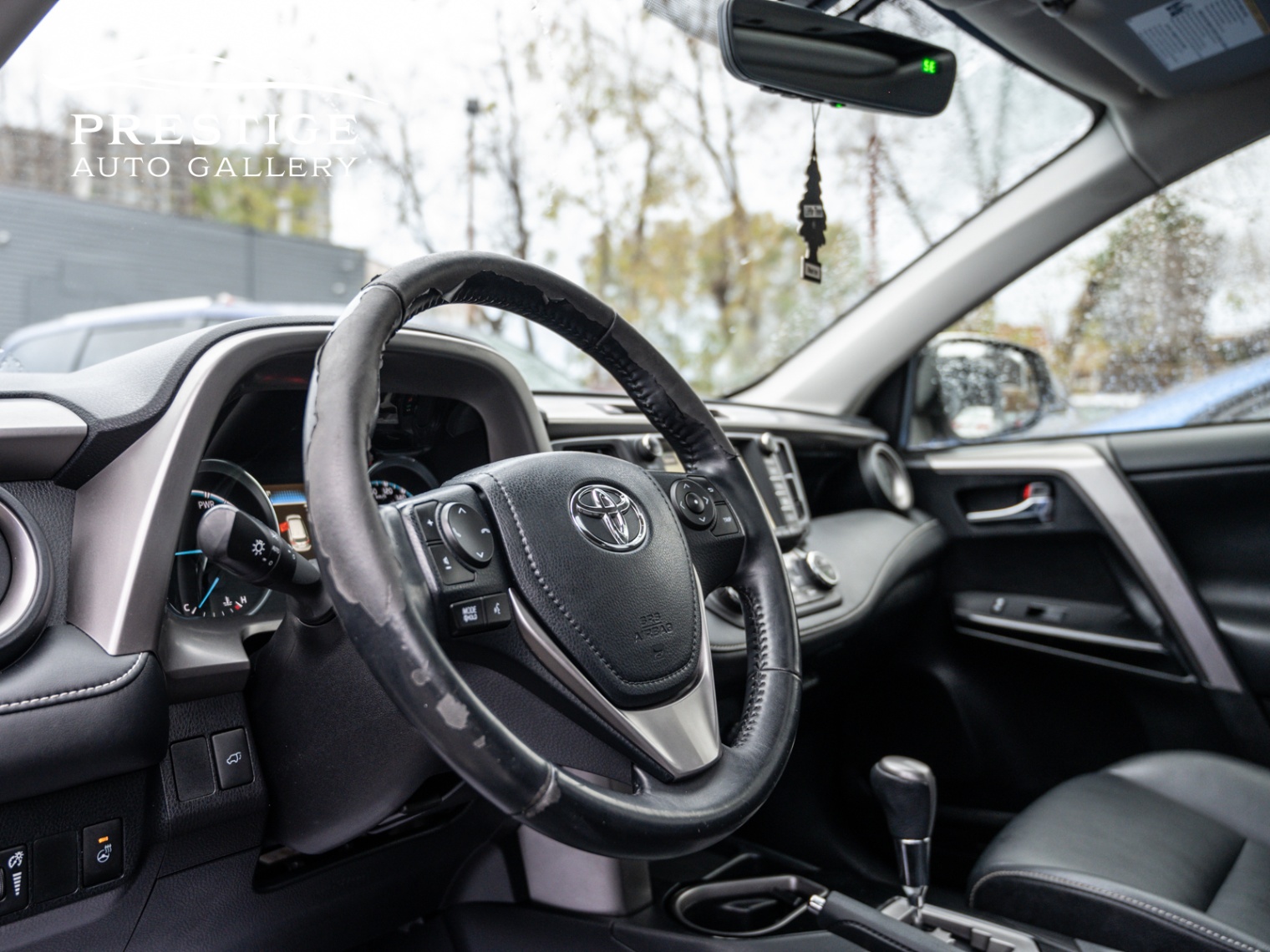 /prestigeautogallery/2016-Toyota-RAV4Hybrid-10698014002354972.jpg