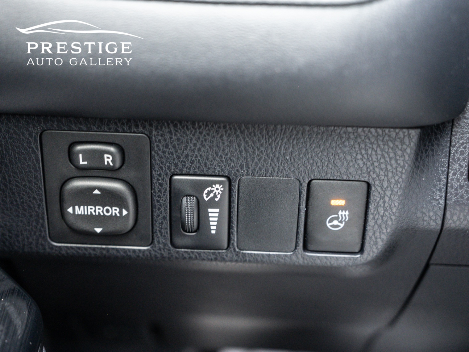 /prestigeautogallery/2016-Toyota-RAV4Hybrid-6541314098570732.jpg