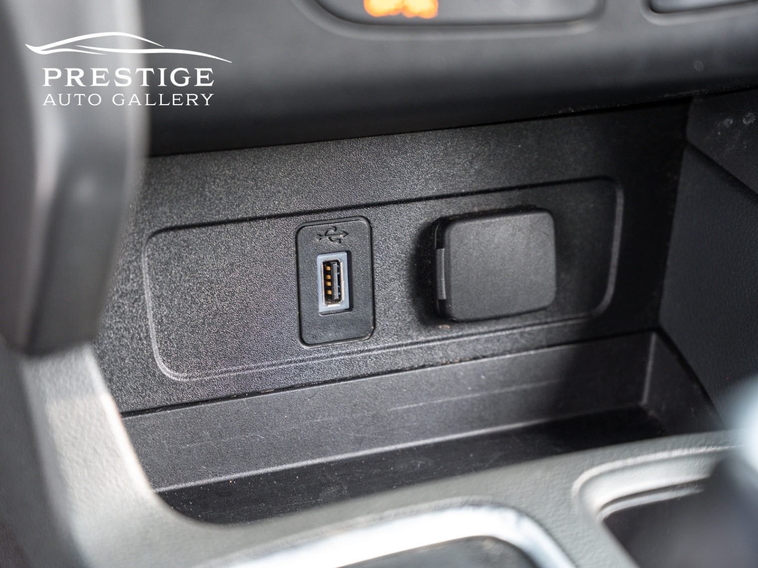 /prestigeautogallery/2017-Ford-Escape-05745999379273714.jpg