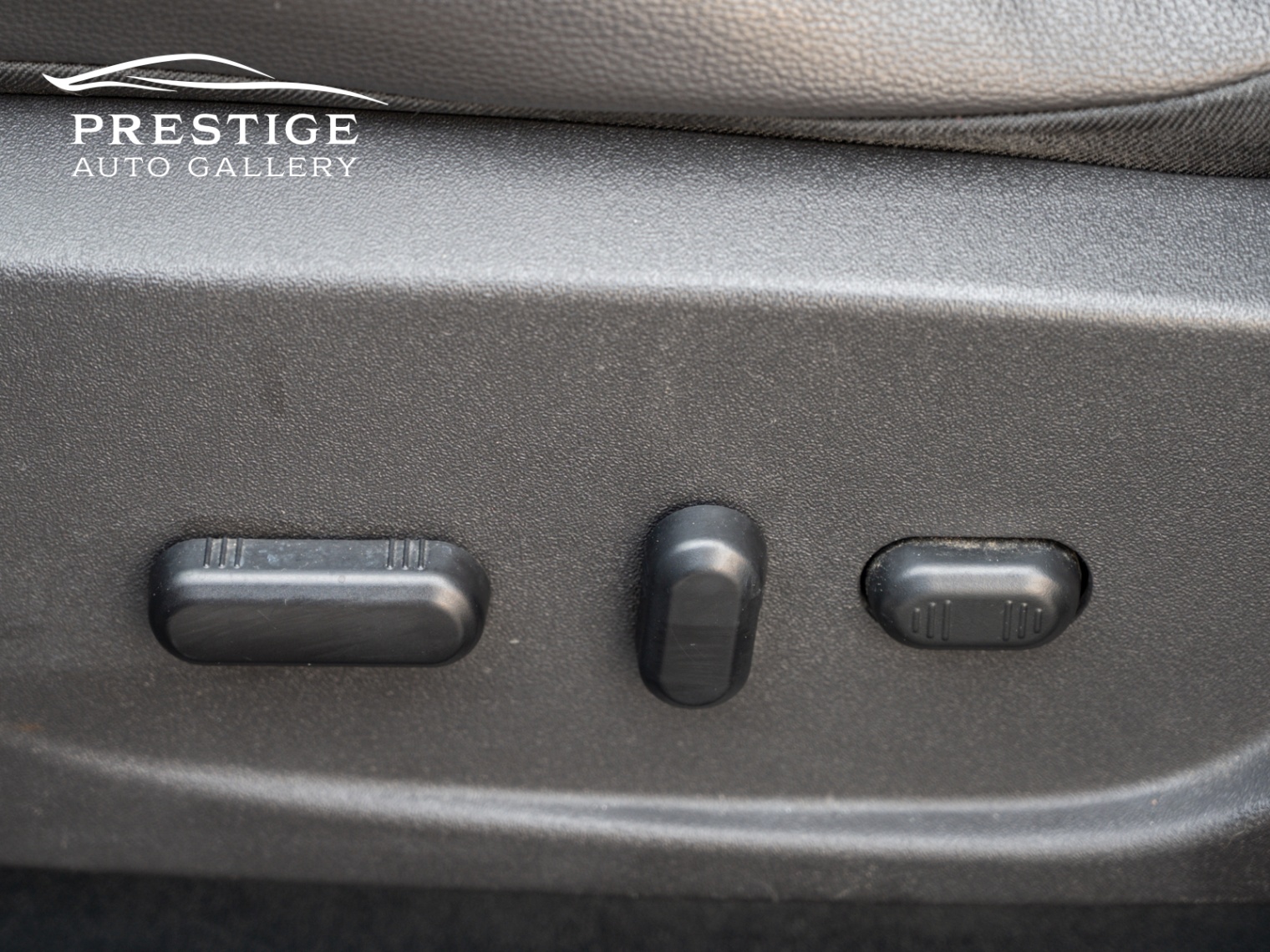 /prestigeautogallery/2017-Ford-Escape-8499259485164599.jpg