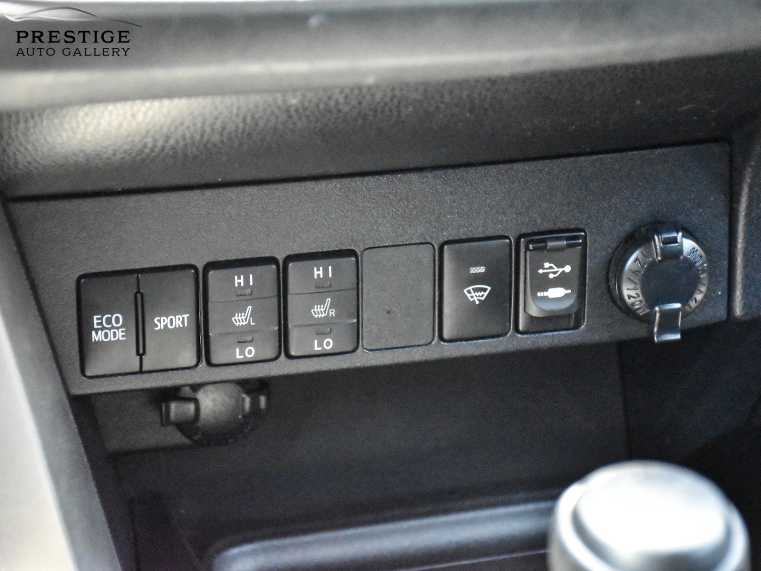 /prestigeautogallery/2017-Toyota-RAV4-017898523674717337.jpg