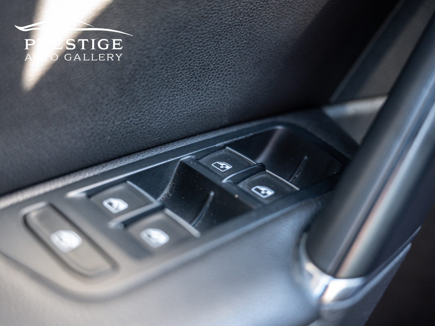 /prestigeautogallery/2017-Volkswagen-GolfR-0033304969378975535.jpg