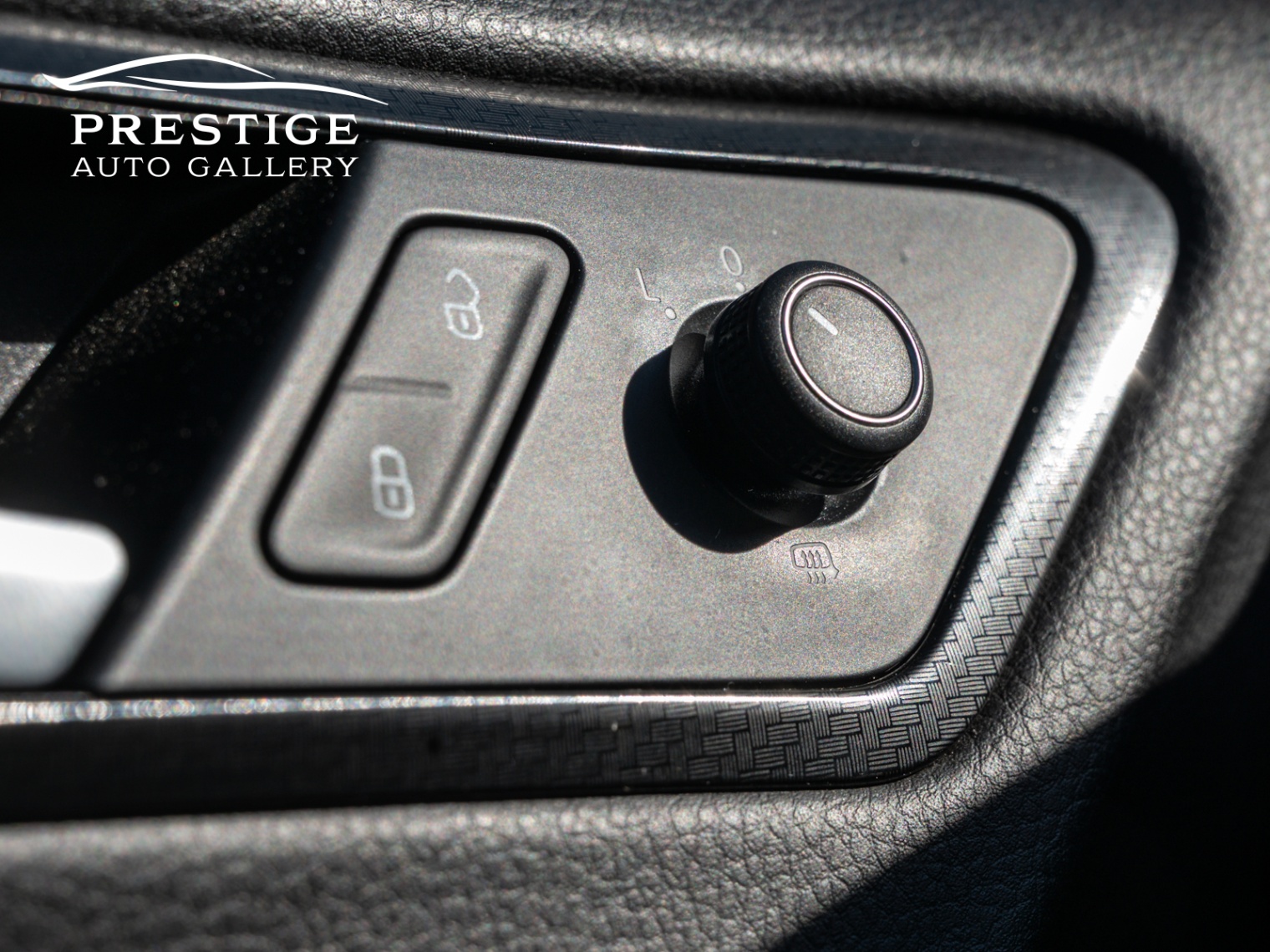 /prestigeautogallery/2017-Volkswagen-GolfR-04083415040611382.jpg