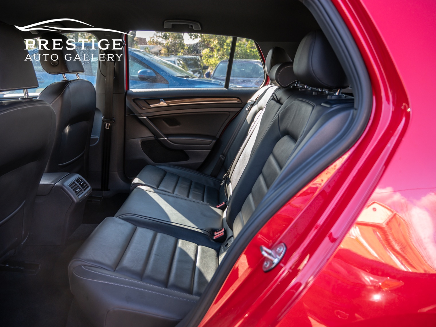 /prestigeautogallery/2017-Volkswagen-GolfR-26679573539588564.jpg