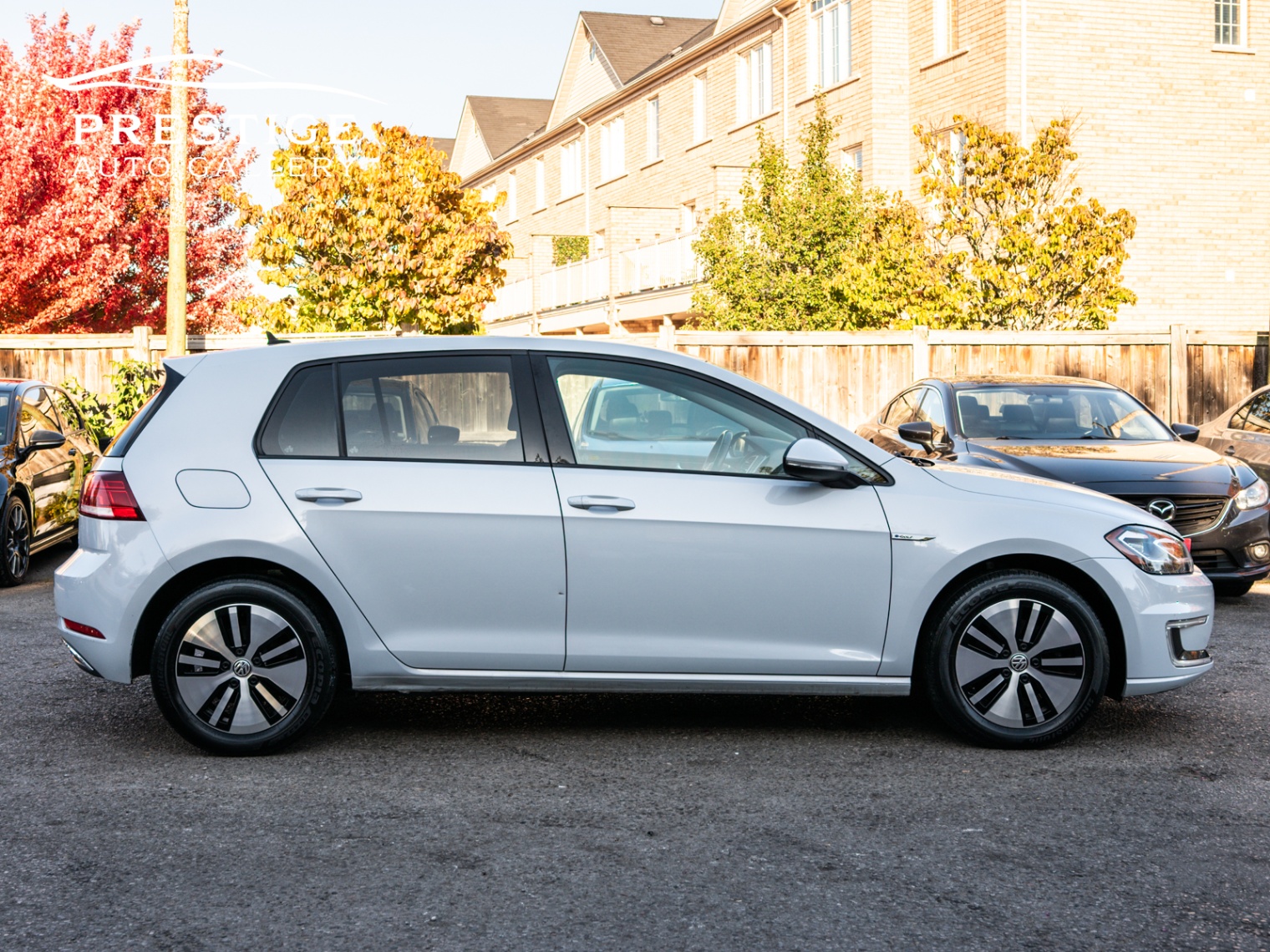 /prestigeautogallery/2017-Volkswagen-e-Golf-04100384905471244.jpg
