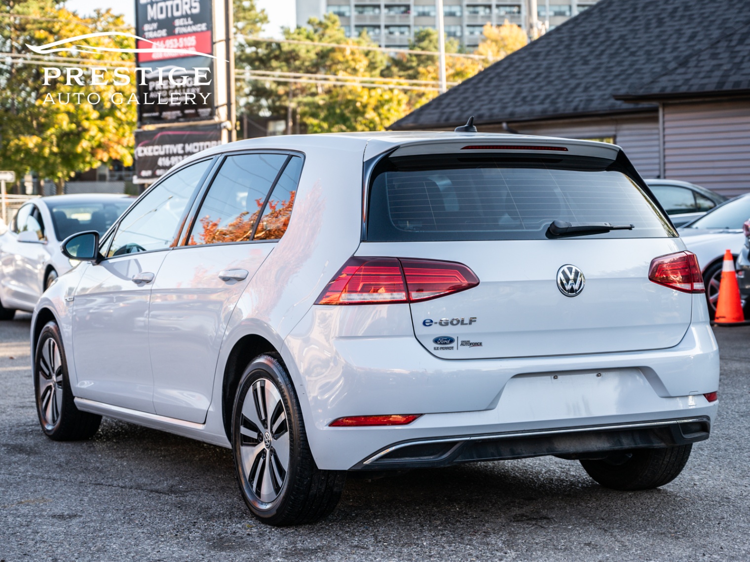 /prestigeautogallery/2017-Volkswagen-e-Golf-3740348459106966.jpg