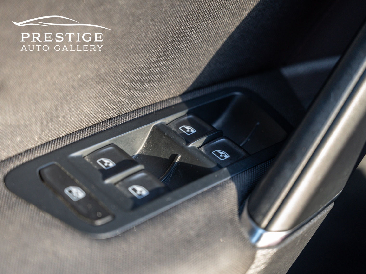 /prestigeautogallery/2017-Volkswagen-e-Golf-4617654893658294.jpg