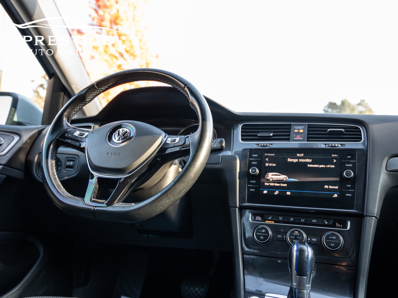 /prestigeautogallery/2017-Volkswagen-e-Golf-6352035249923014.jpg